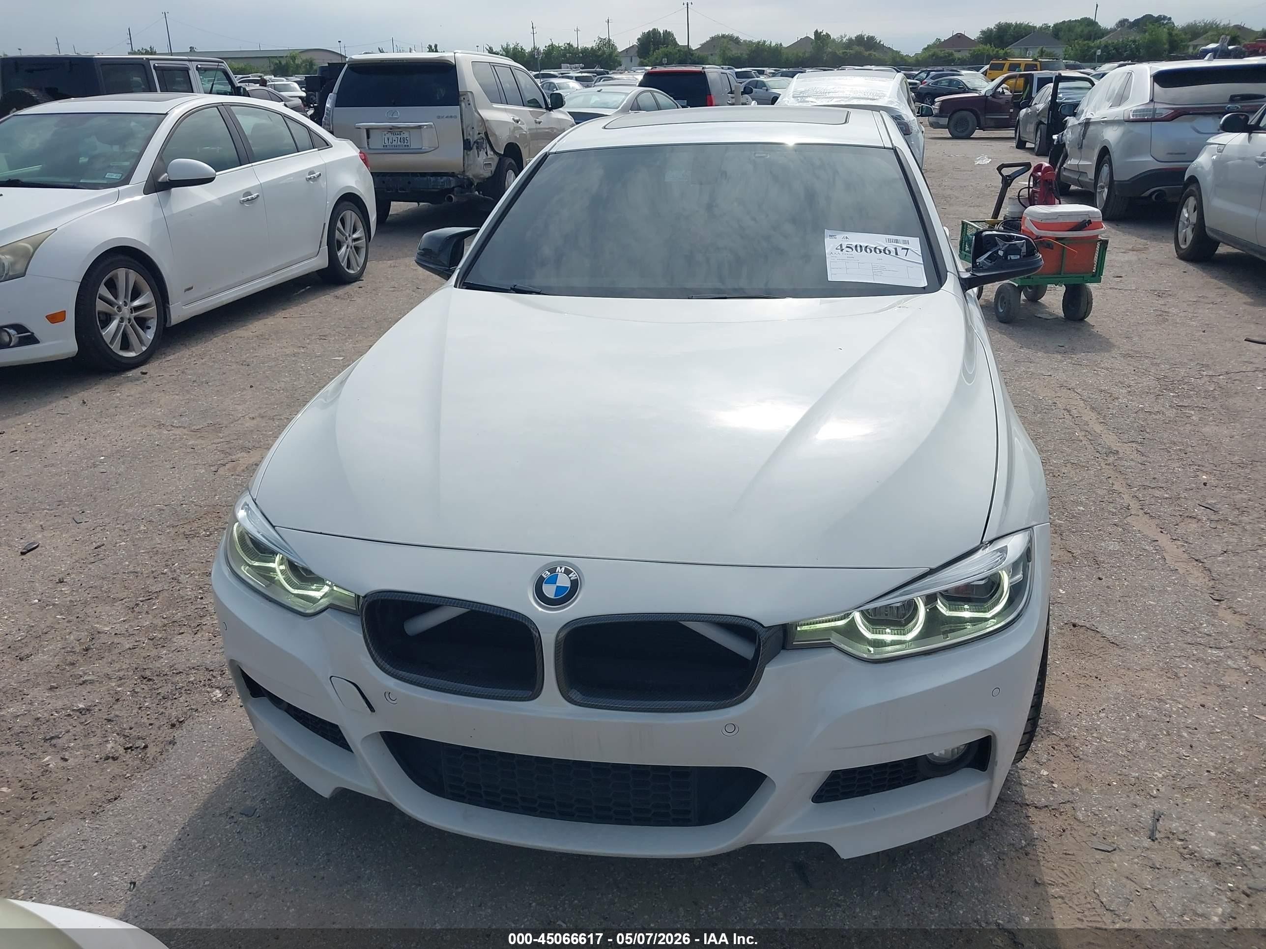 2016 Bmw 340i   White vin: WBA8B3G53GNT92174