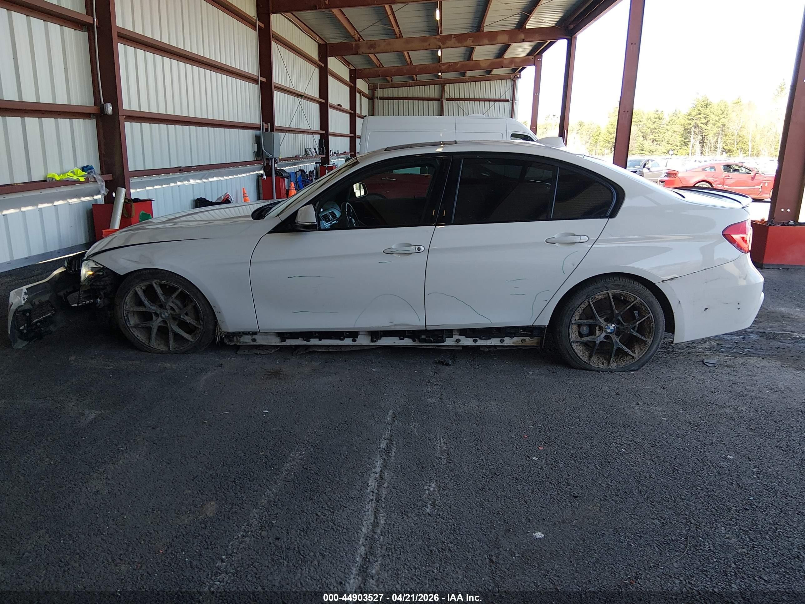 2018 Bmw 340i Xdrive White vin: WBA8B7C52JA573181