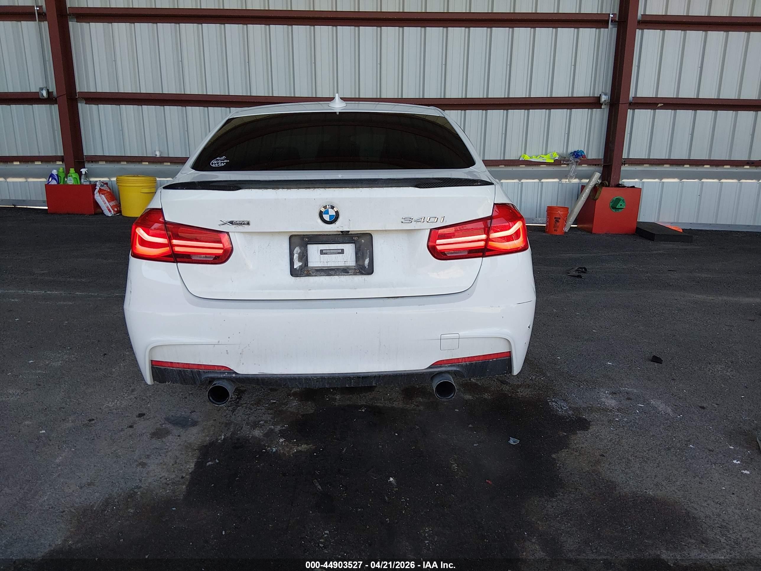 2018 Bmw 340i Xdrive White vin: WBA8B7C52JA573181