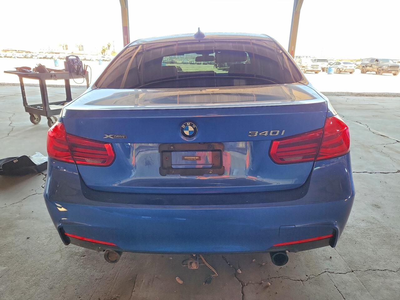 2018 Bmw 340 Xi Blue vin: WBA8B7C58JA411894