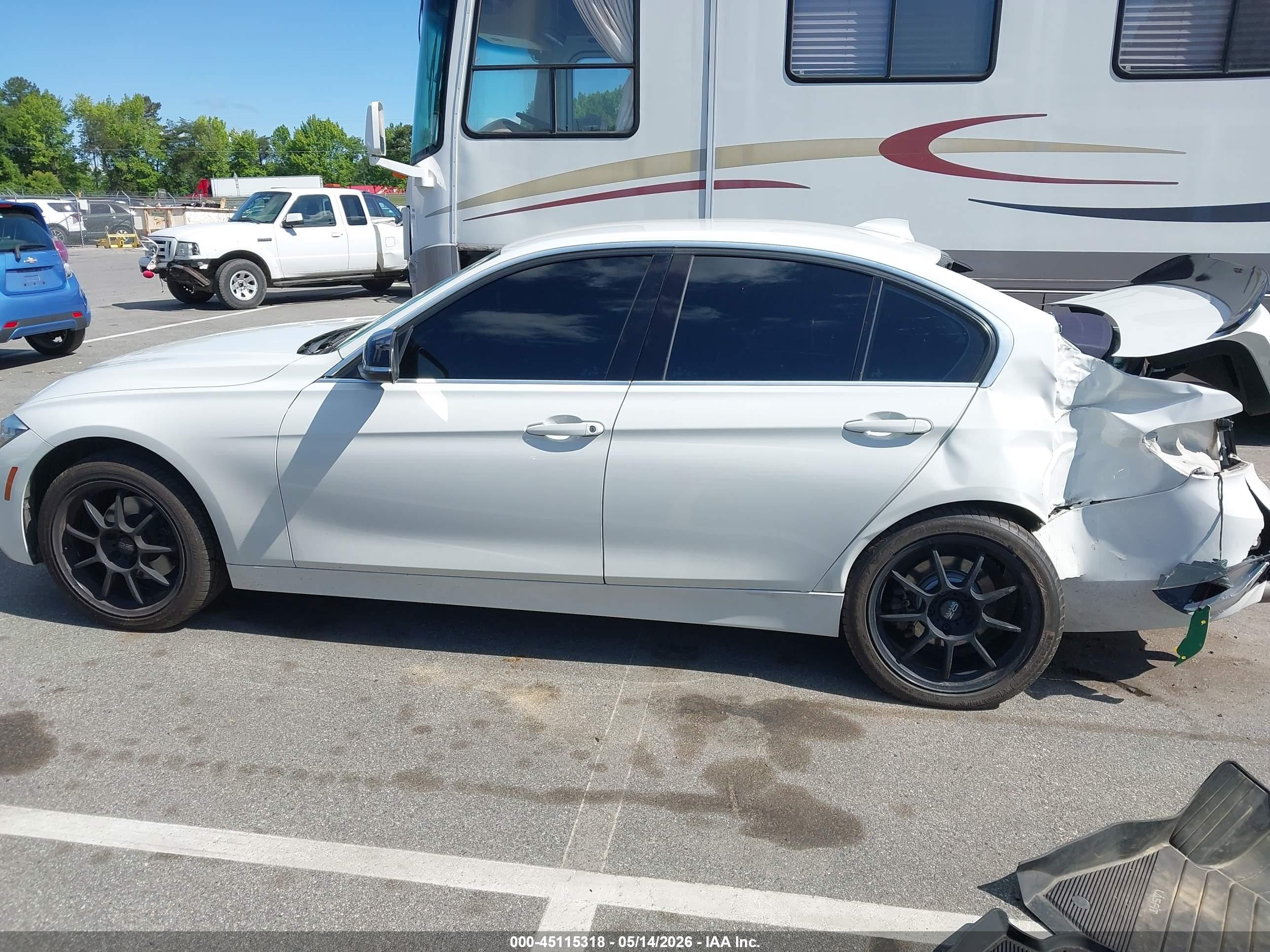 2017 Bmw 330i White vin: WBA8B9G30HNU57047