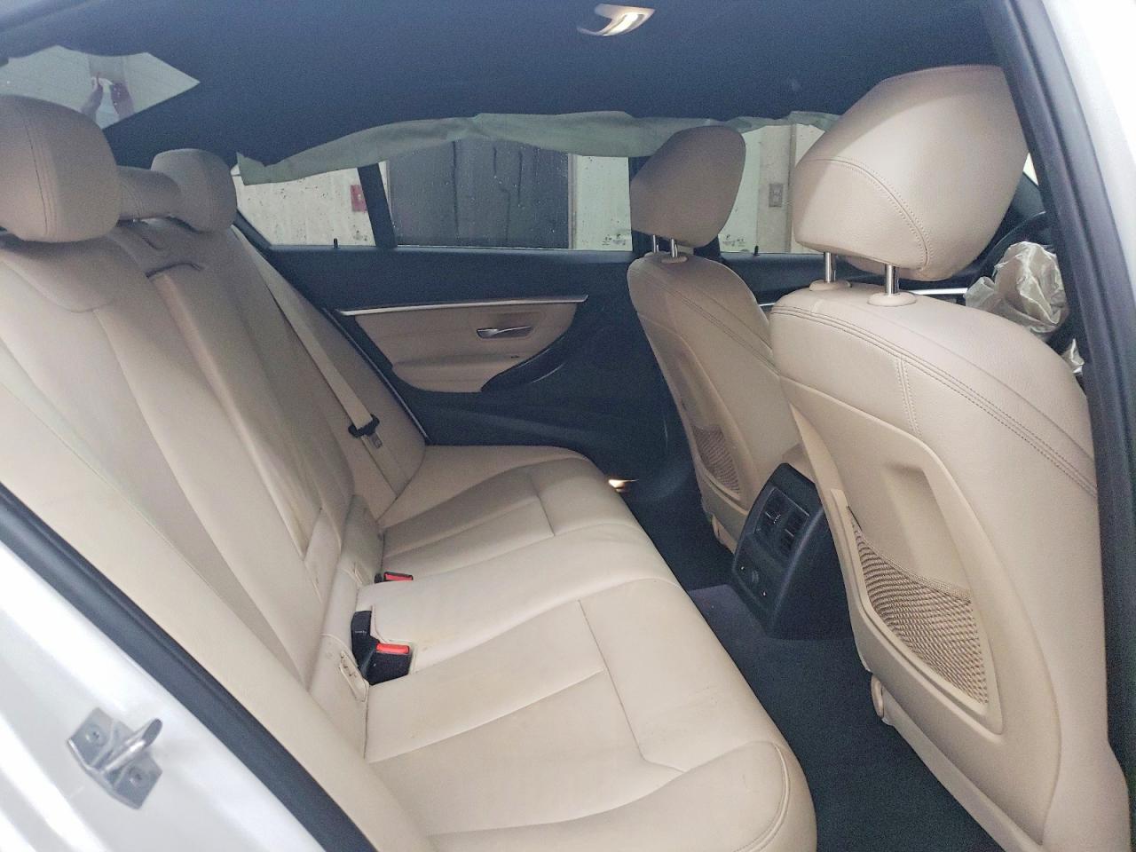 2017 Bmw 330 Xi White vin: WBA8D9G37HNU63664