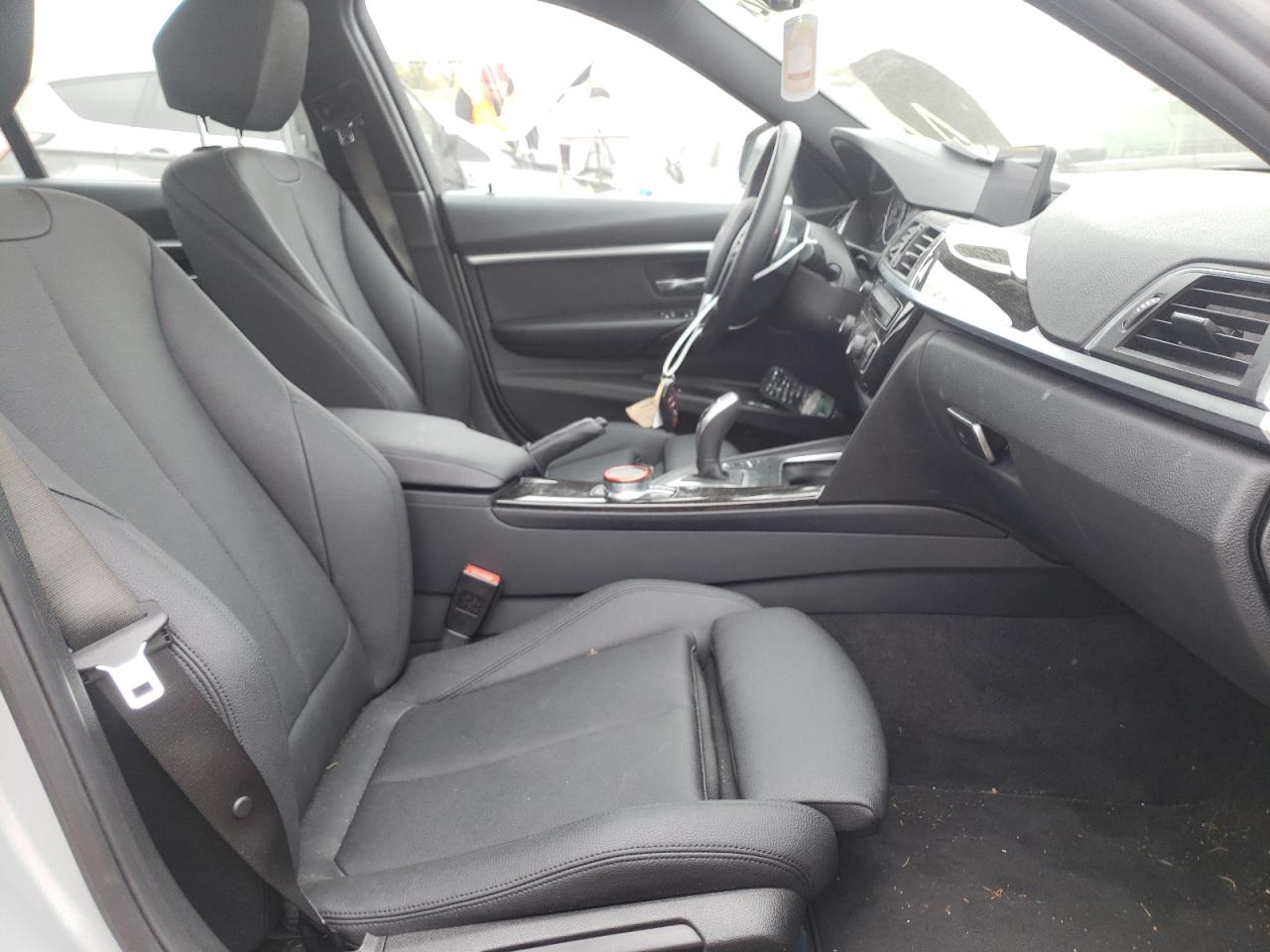 2018 Bmw 330 Xi Silver vin: WBA8D9G5XJNU71510