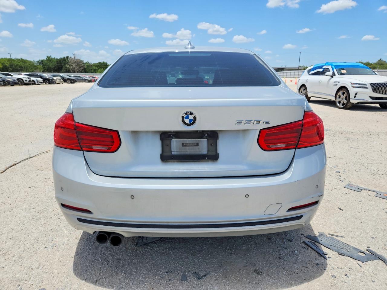 2017 Bmw 330e Silver vin: WBA8E1C39HA158937