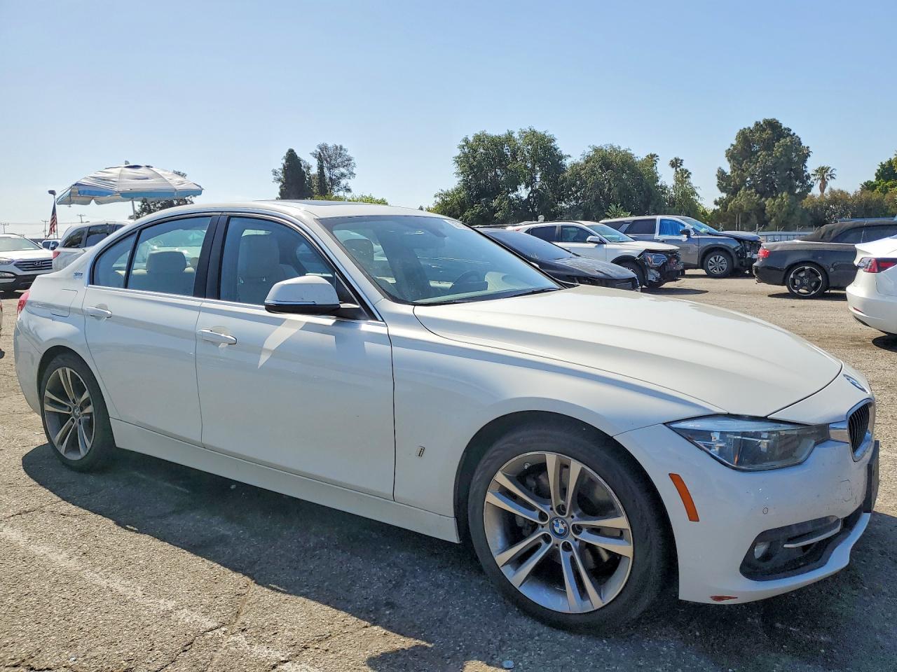 2018 Bmw 330e Белый vin: WBA8E1C52JA180317