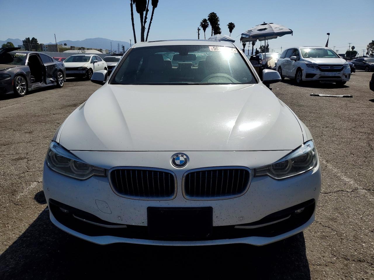 2018 Bmw 330e Белый vin: WBA8E1C52JA180317