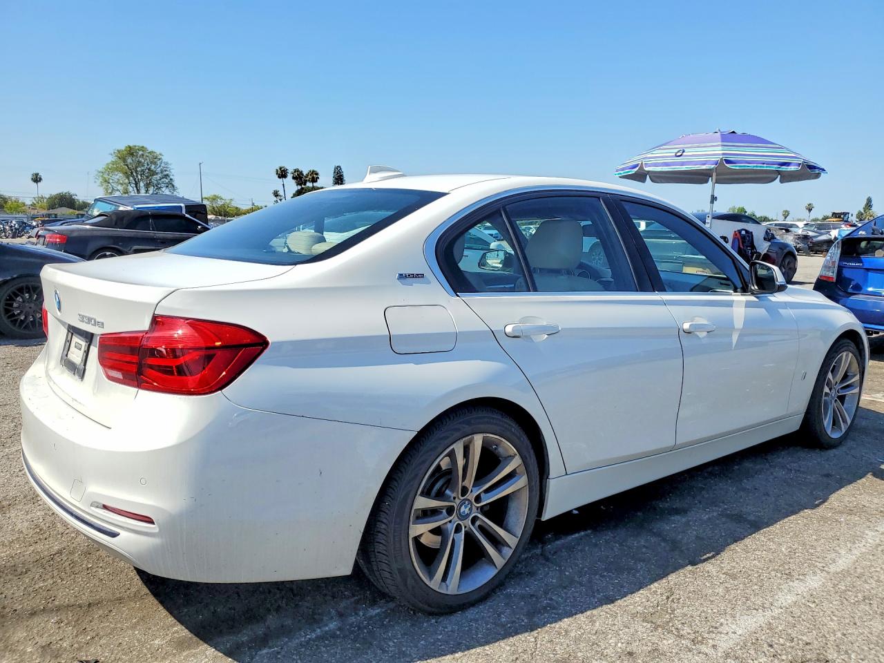 2018 Bmw 330e Белый vin: WBA8E1C52JA180317