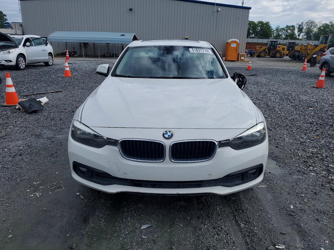 2017 Bmw 320 I Белый vin: WBA8E1G30HNU18239