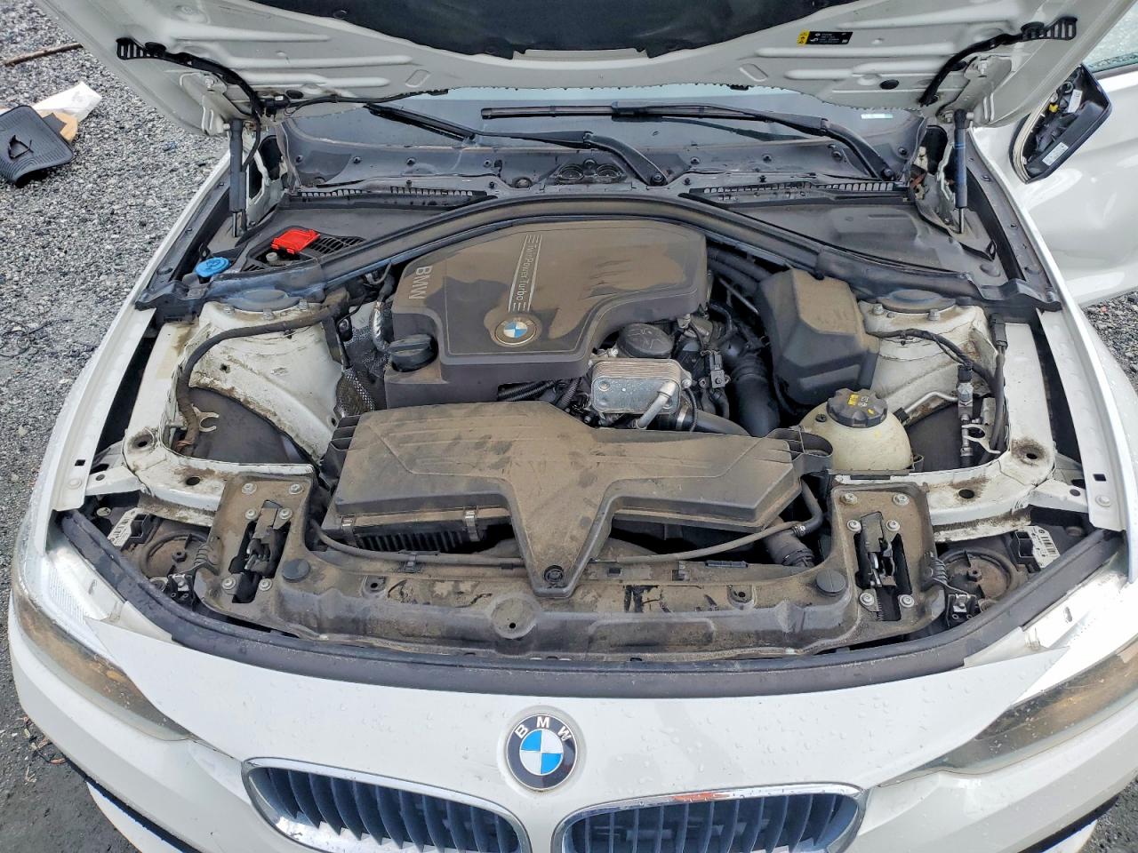 2017 Bmw 320 I Белый vin: WBA8E1G30HNU18239