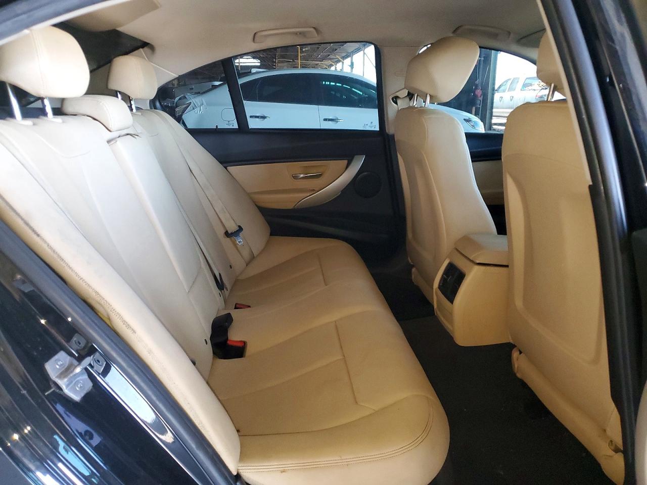 2018 Bmw 320 I Черный vin: WBA8E1G52JNU91572