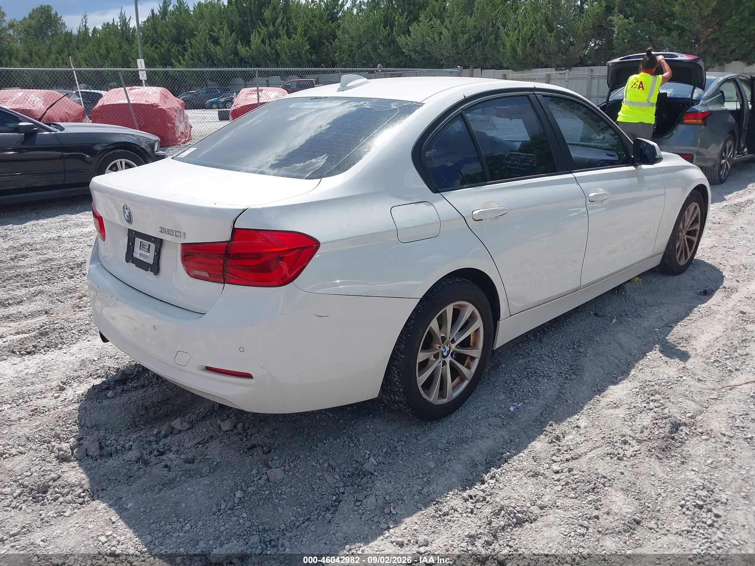 2016 Bmw 320i   White vin: WBA8E1G54GNT36580