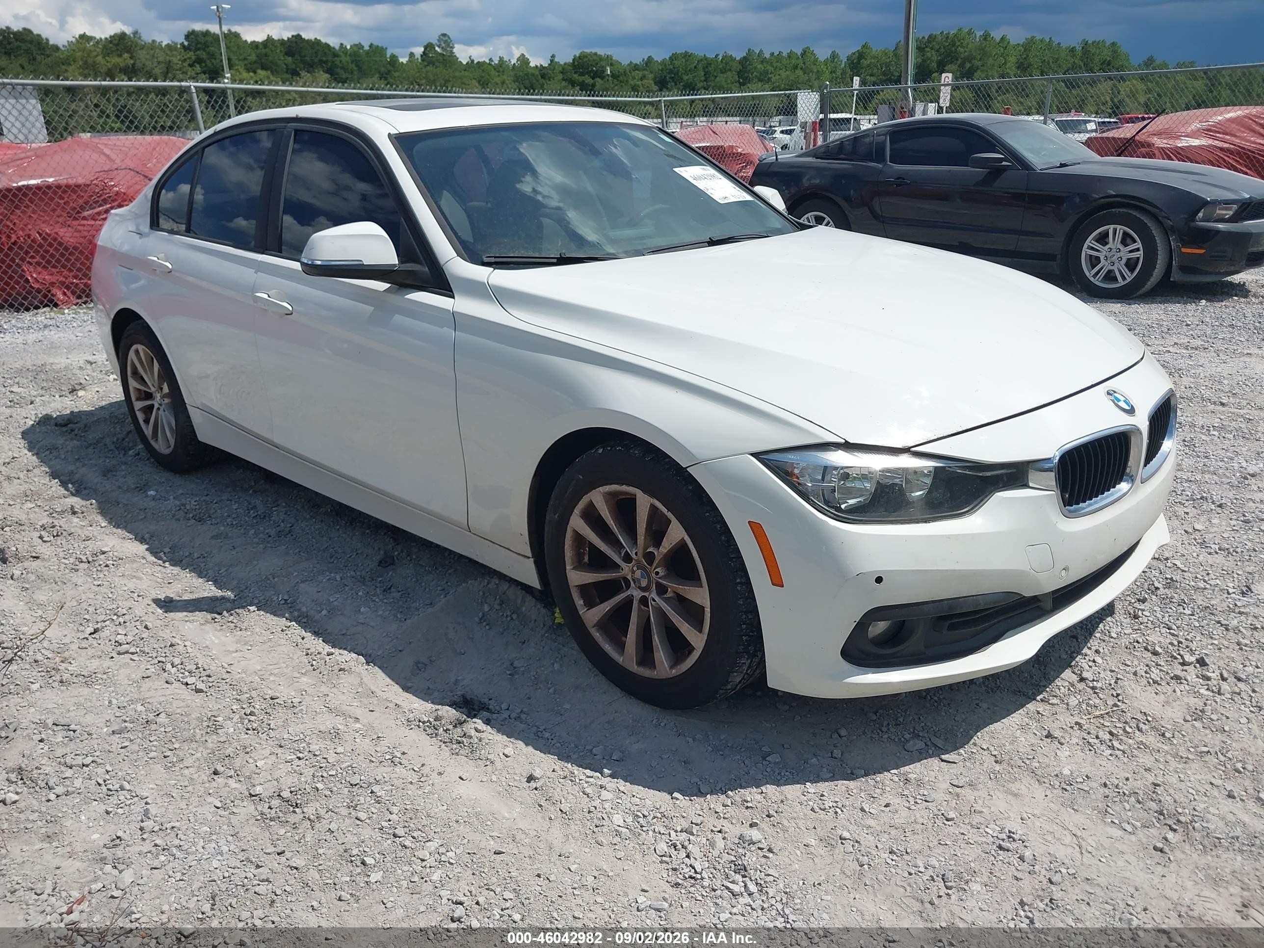 2016 Bmw 320i   White vin: WBA8E1G54GNT36580