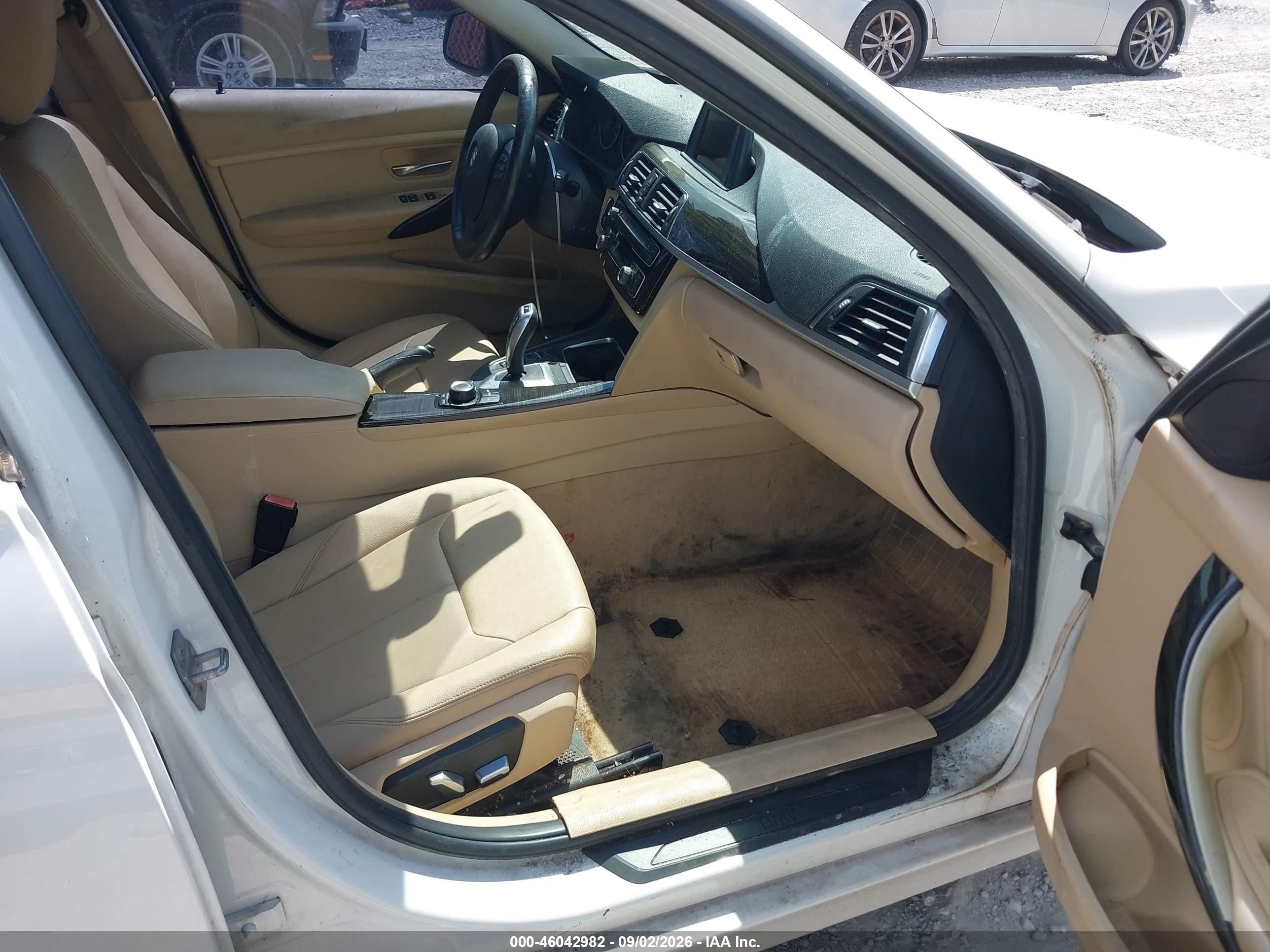 2016 Bmw 320i   White vin: WBA8E1G54GNT36580