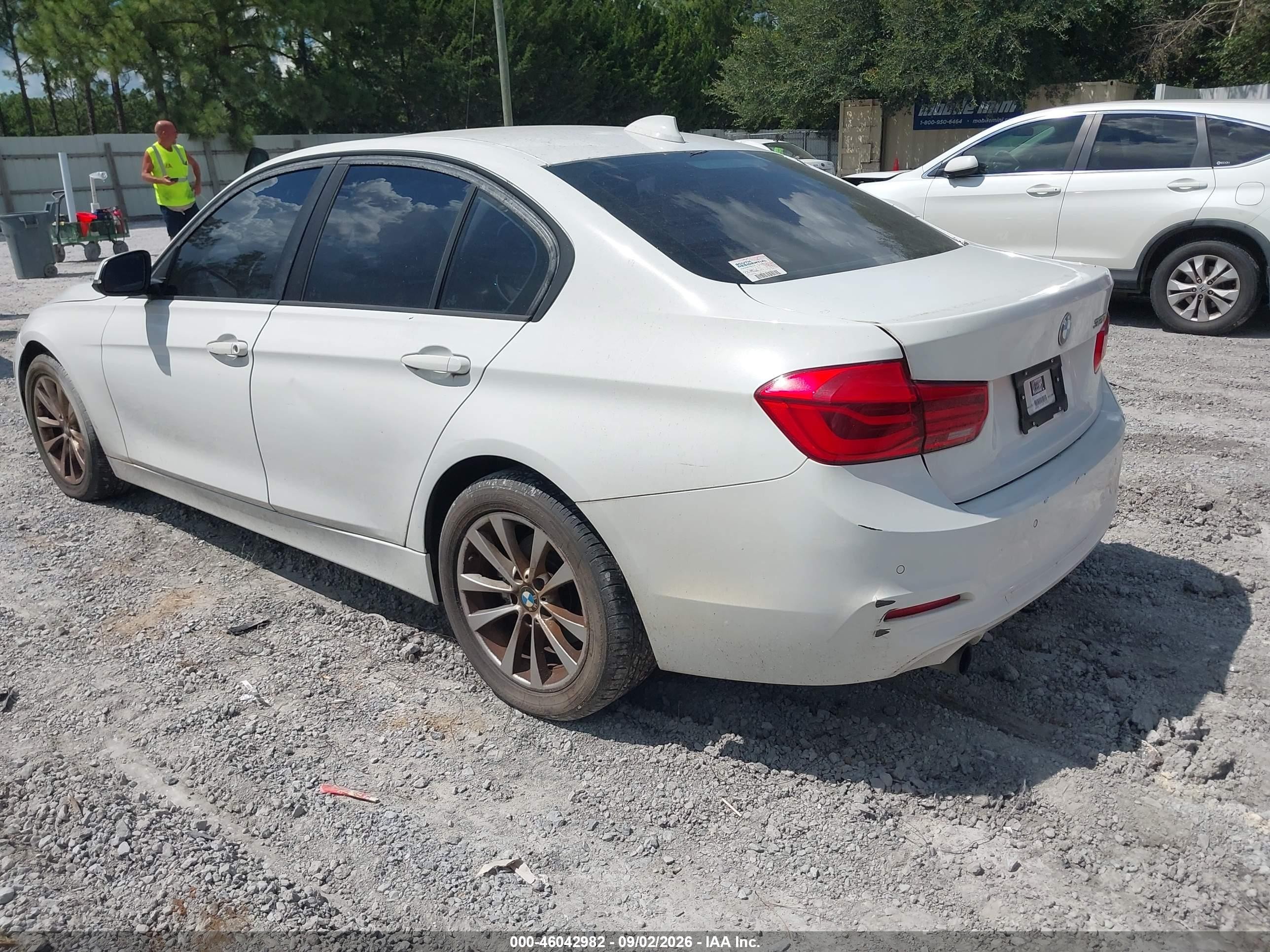 2016 Bmw 320i   White vin: WBA8E1G54GNT36580