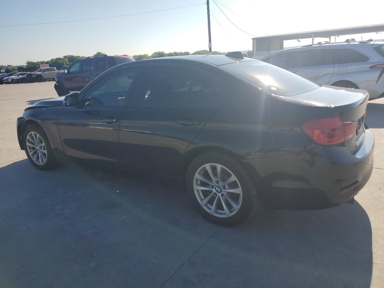 2016 Bmw 320 I Черный vin: WBA8E1G58GNT99231