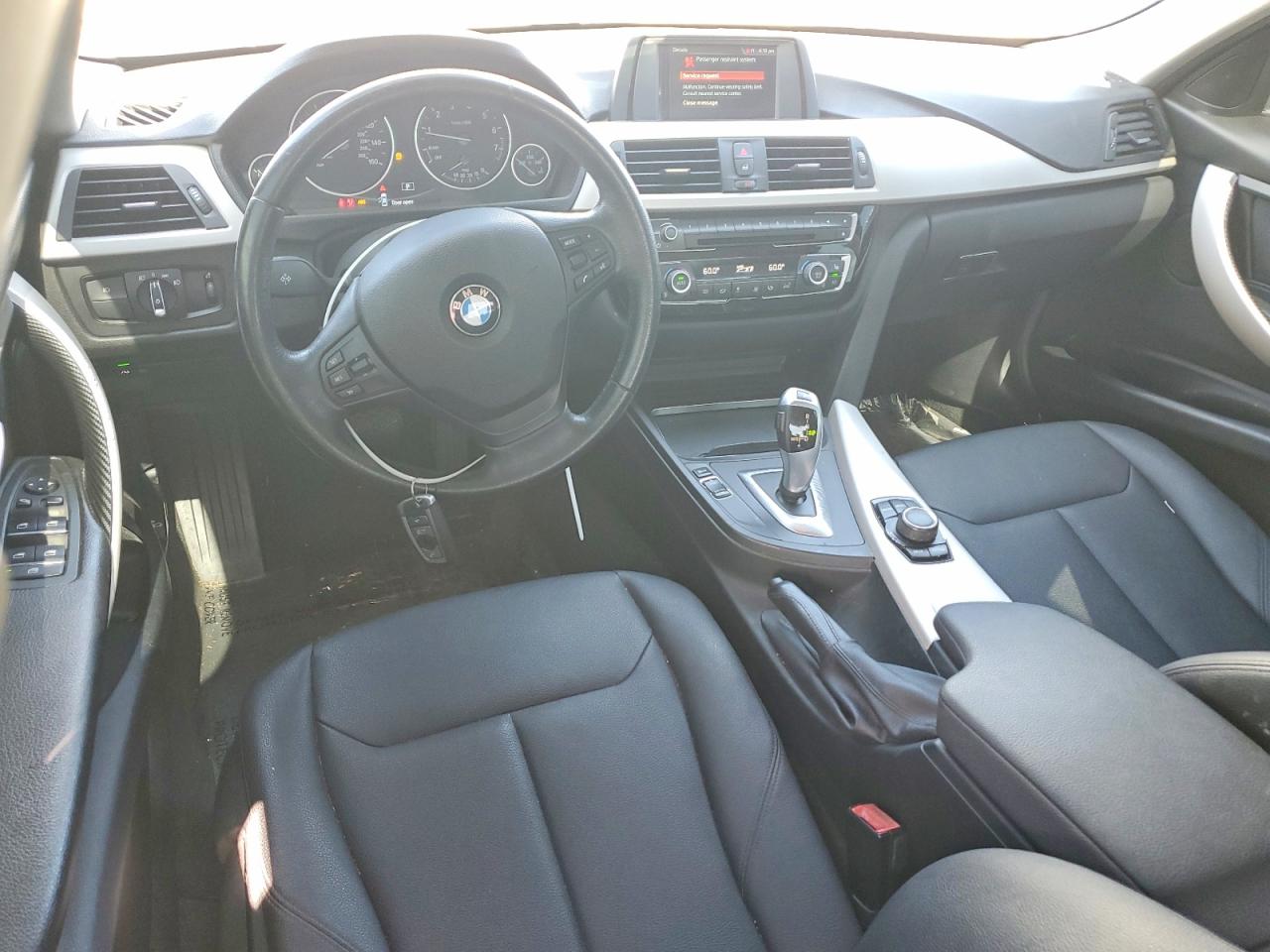 2018 Bmw 320 I Белый vin: WBA8E1G59JNU91293