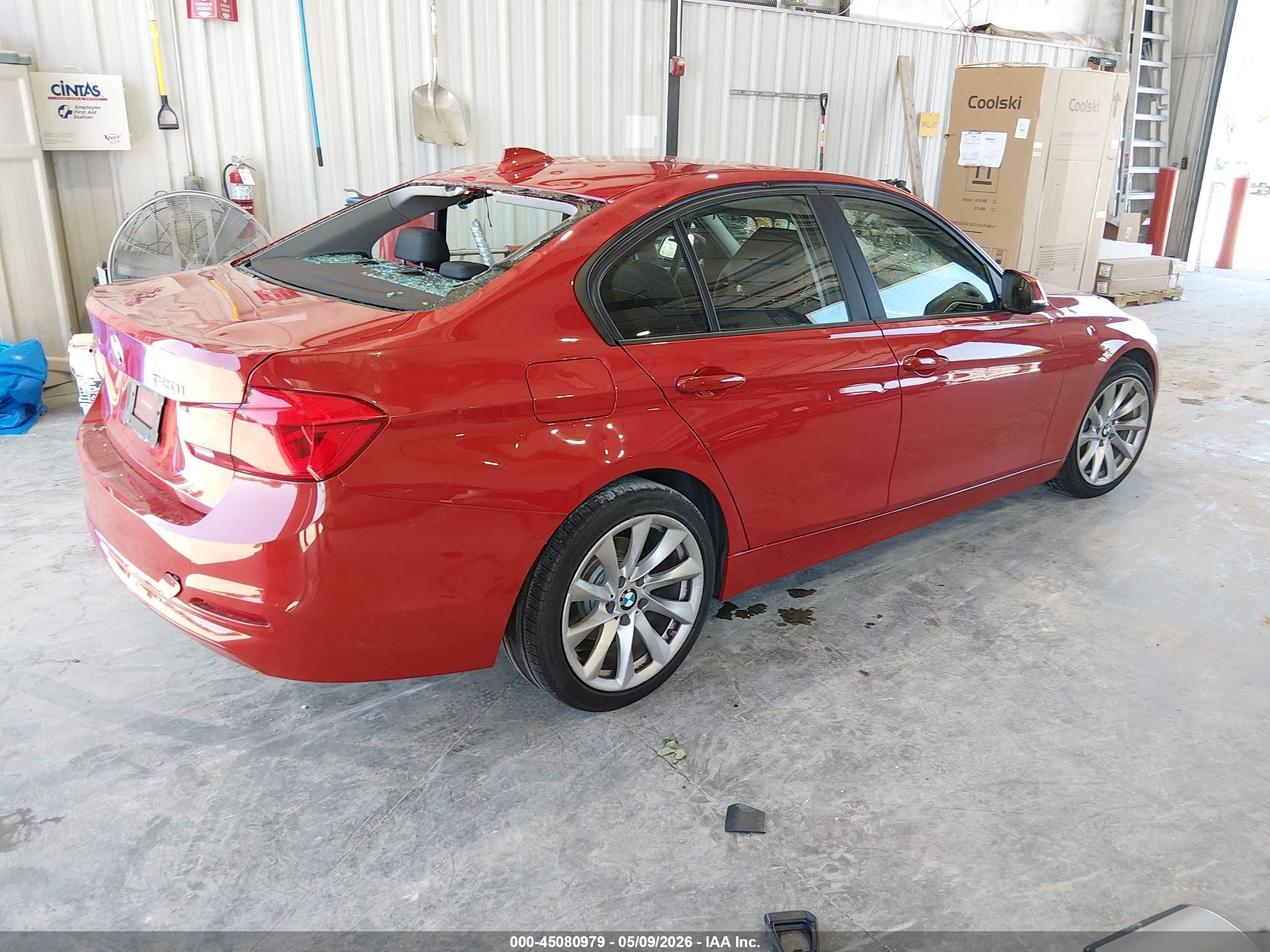2018 Bmw 320i Xdrive Red vin: WBA8E5G56JNU47887