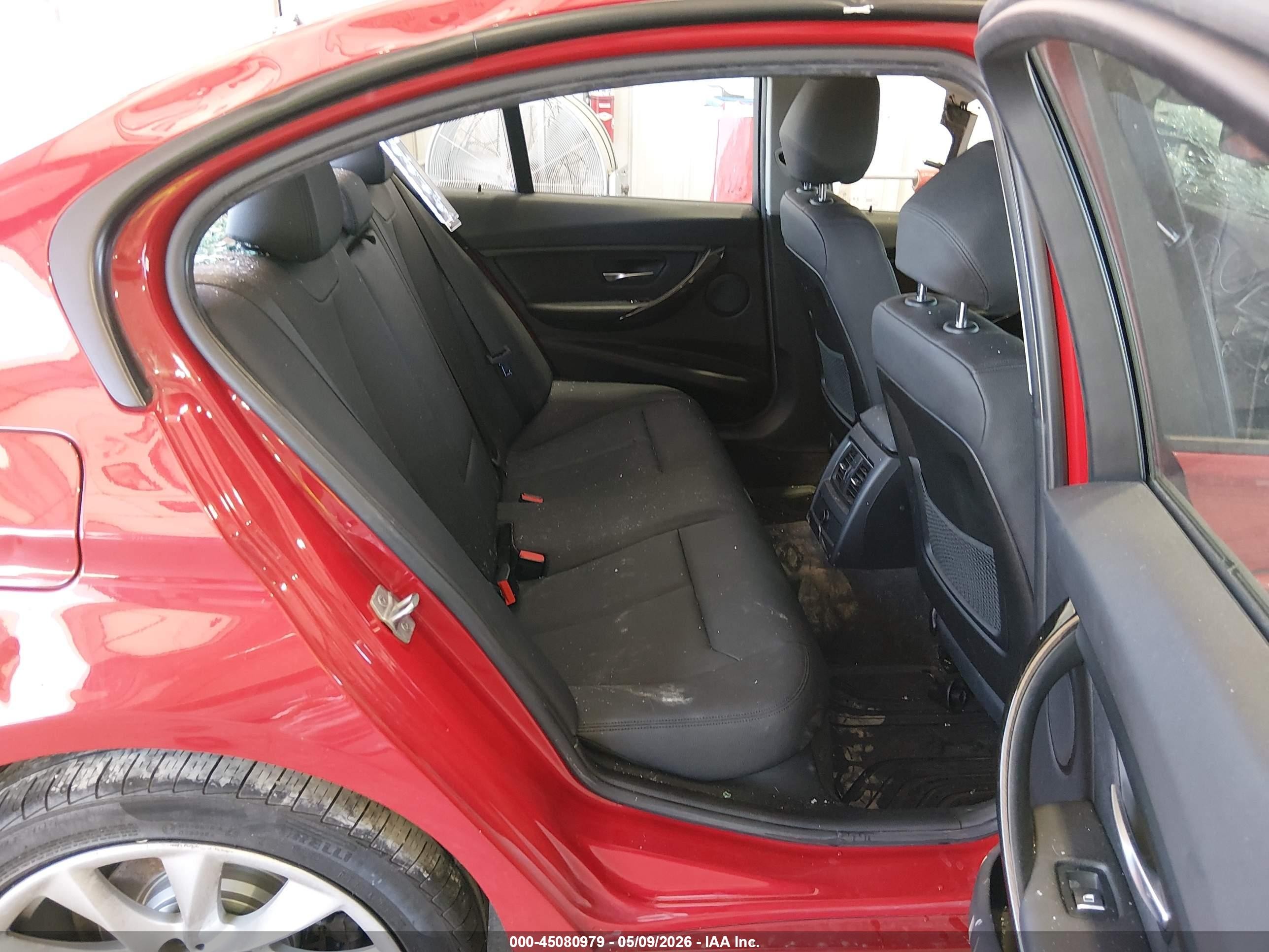 2018 Bmw 320i Xdrive Red vin: WBA8E5G56JNU47887