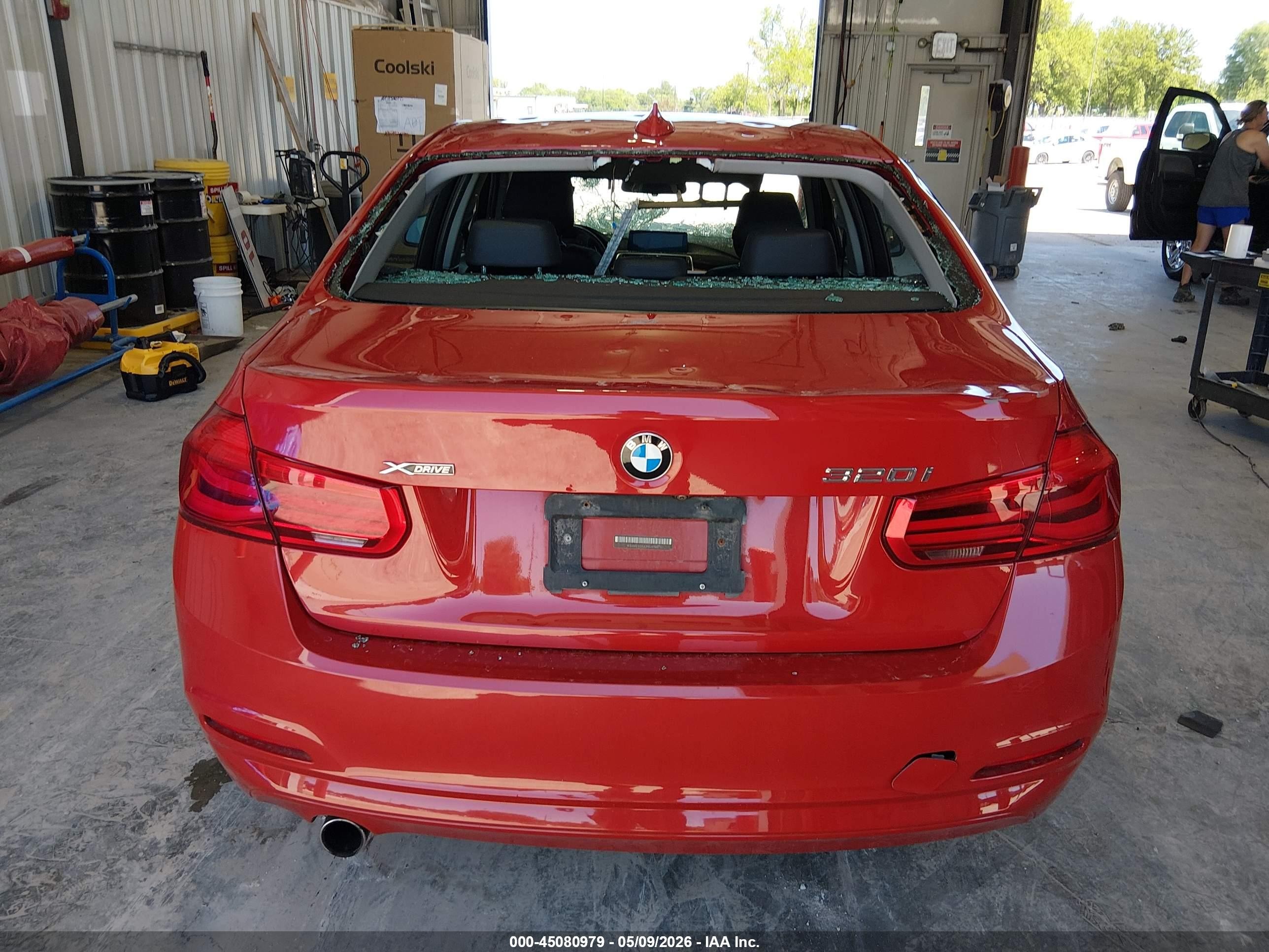 2018 Bmw 320i Xdrive Red vin: WBA8E5G56JNU47887