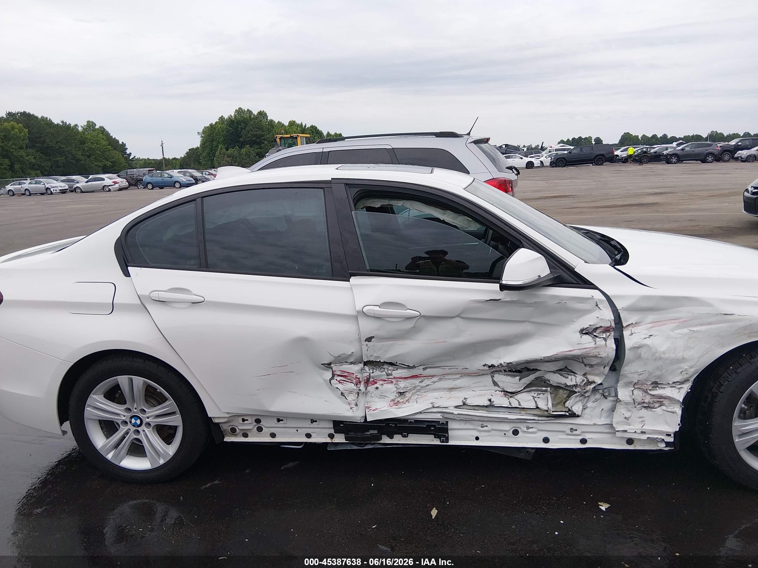 2016 Bmw 3 Series 328i Белый vin: WBA8E9C59GK603945