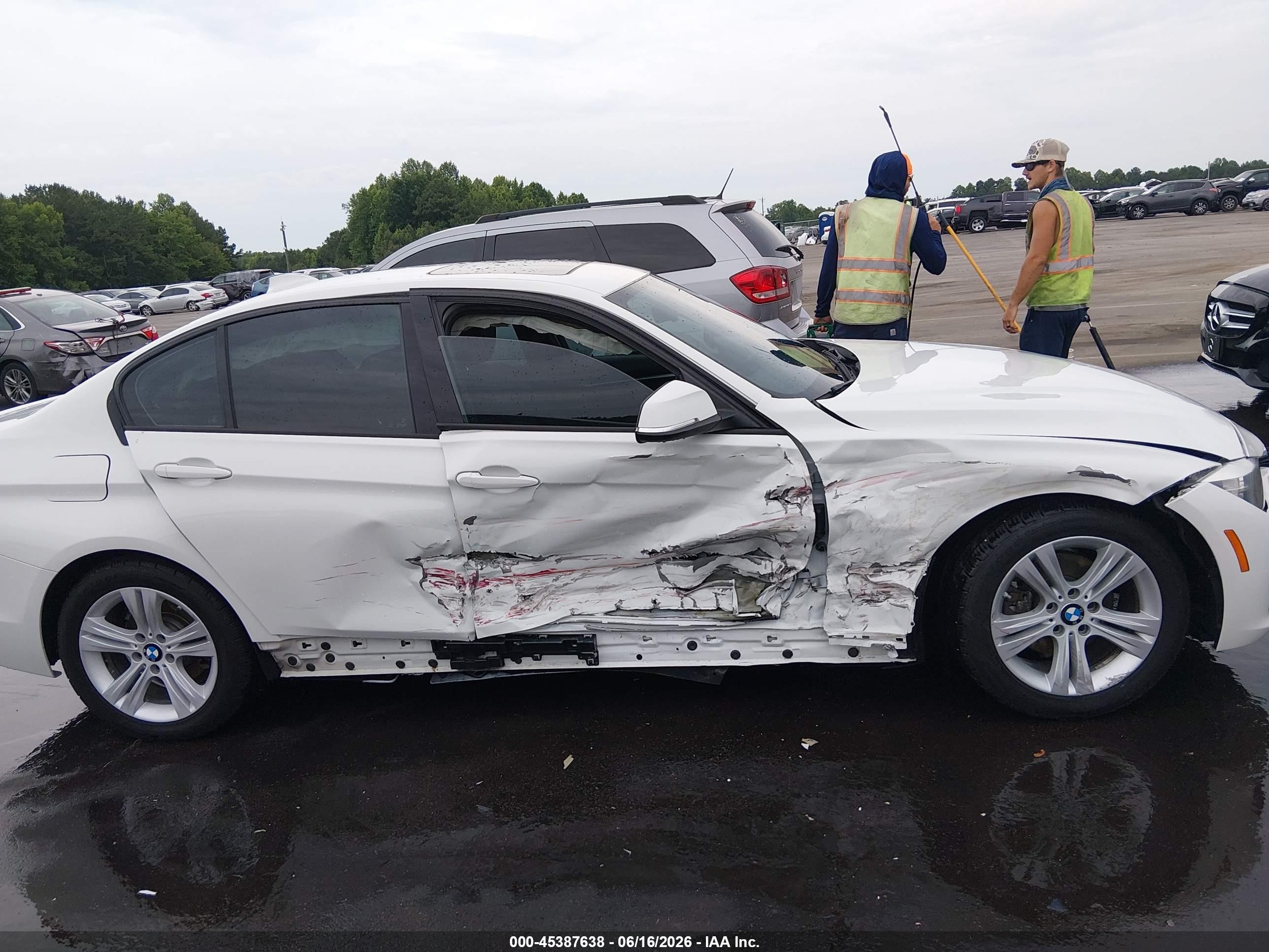 2016 Bmw 3 Series 328i Белый vin: WBA8E9C59GK603945