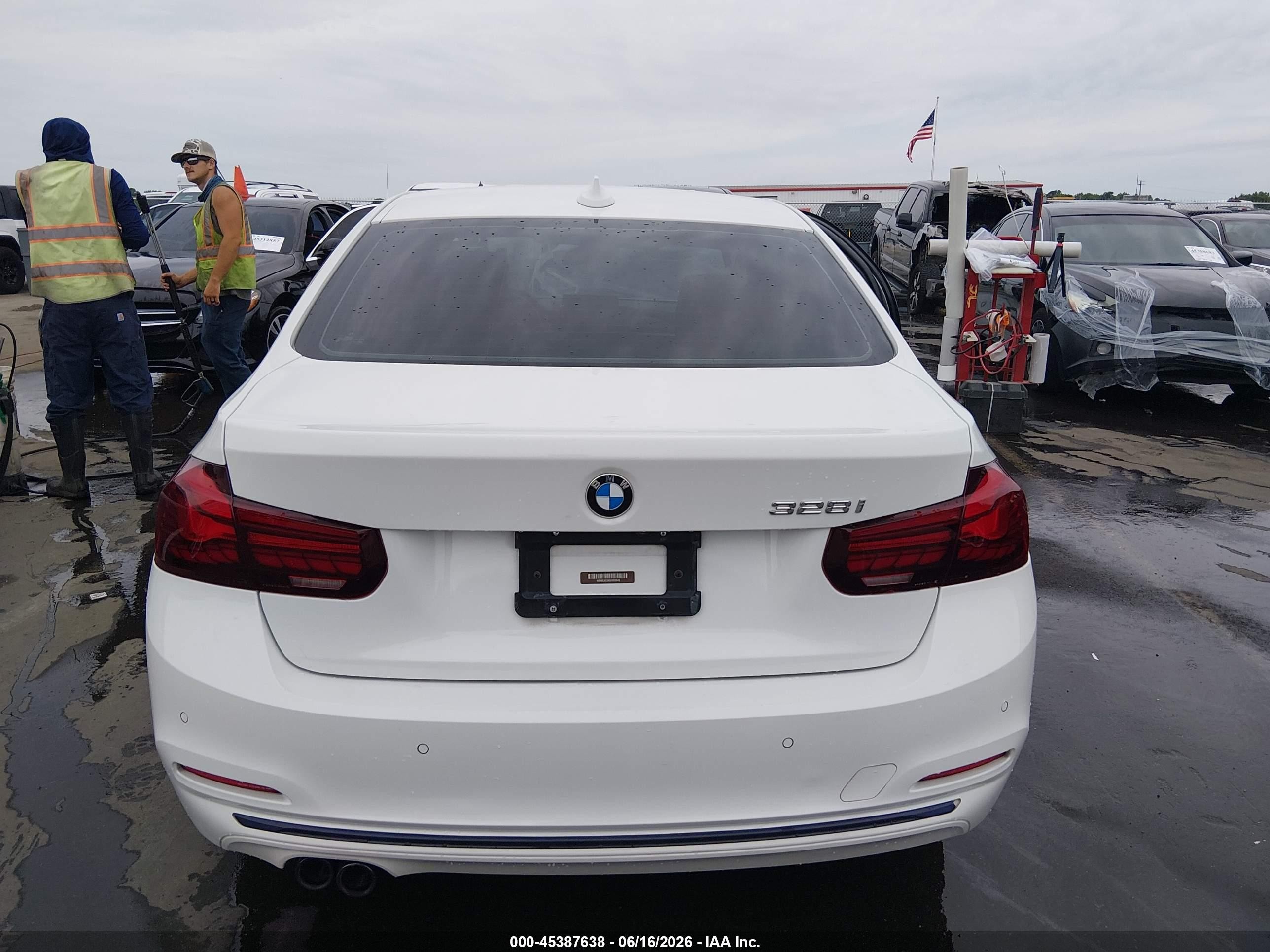 2016 Bmw 3 Series 328i Белый vin: WBA8E9C59GK603945