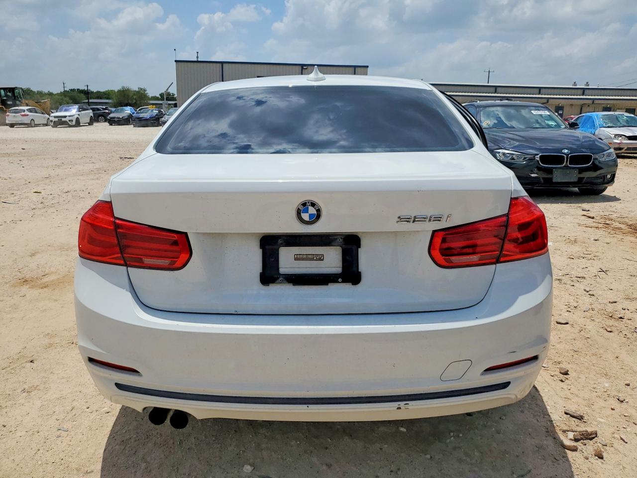 2016 Bmw 328 I Sulev Белый vin: WBA8E9G53GNT44216