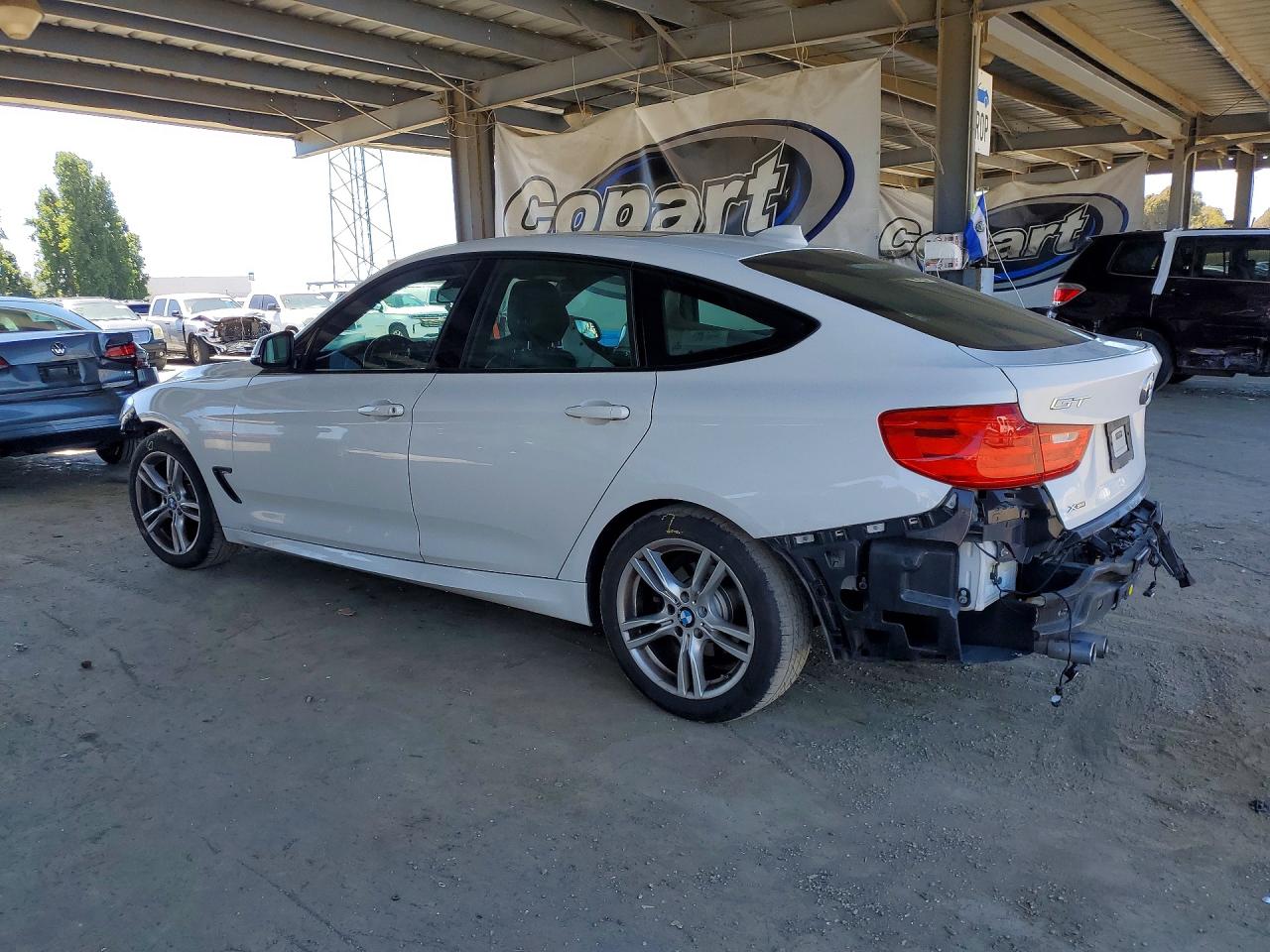 2015 Bmw 328 Xigt Sulev Белый vin: WBA8Z5C5XFGS36987