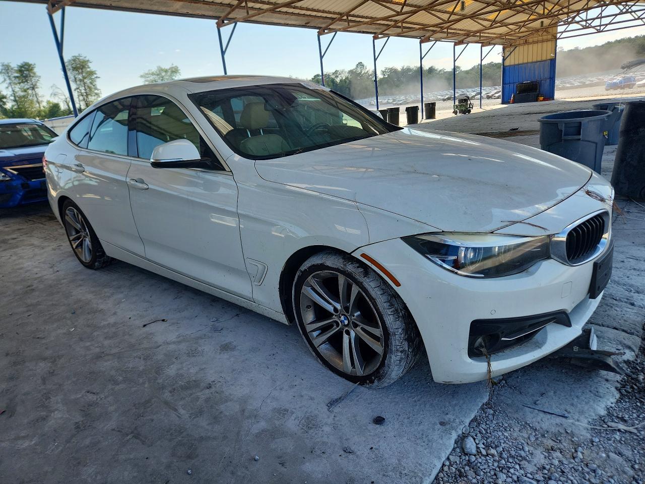 2017 Bmw 330 Xigt White vin: WBA8Z9C52HG453217