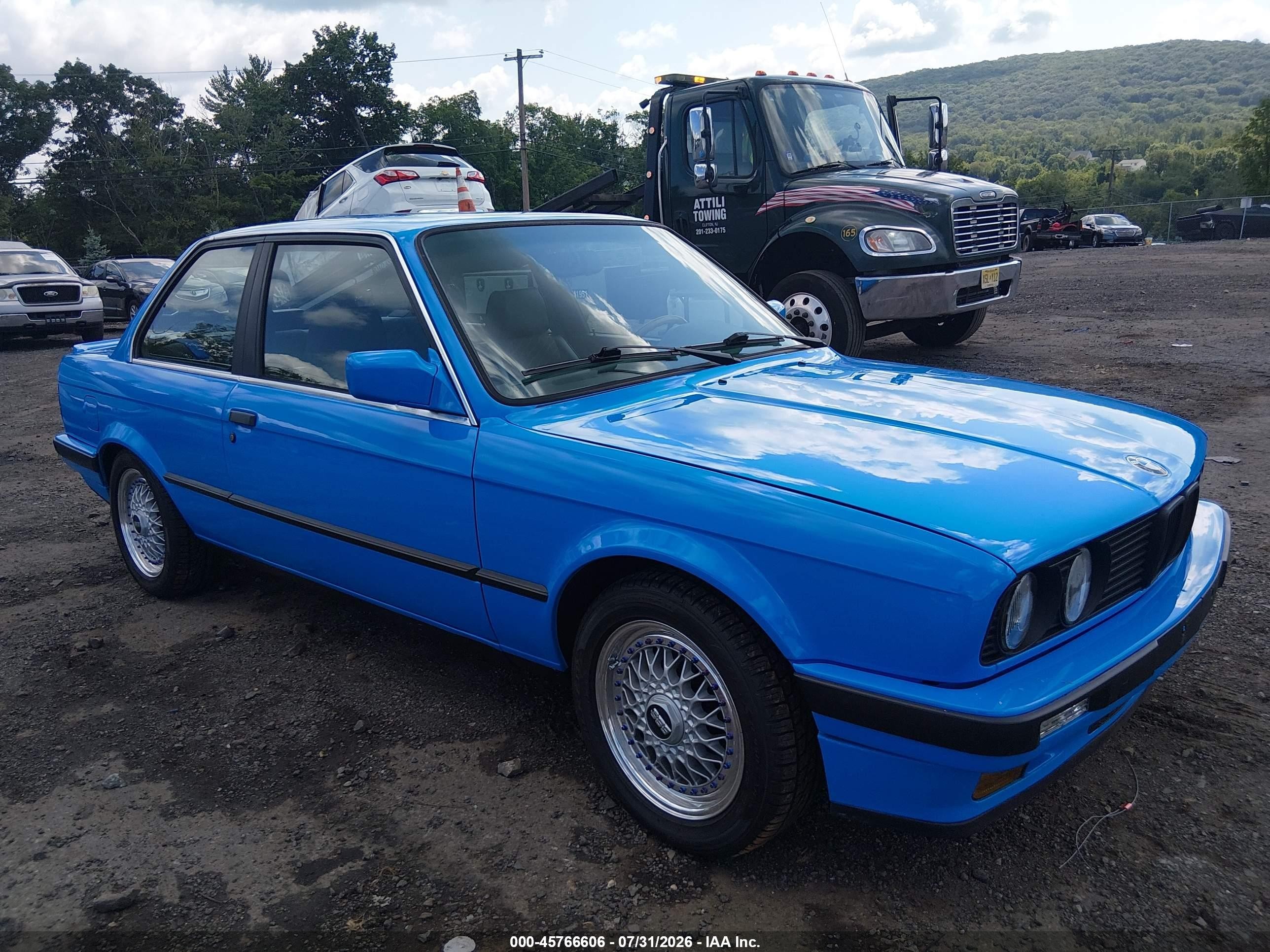 1988 Bmw 325 Is Blue vin: WBAAA1308J4141831