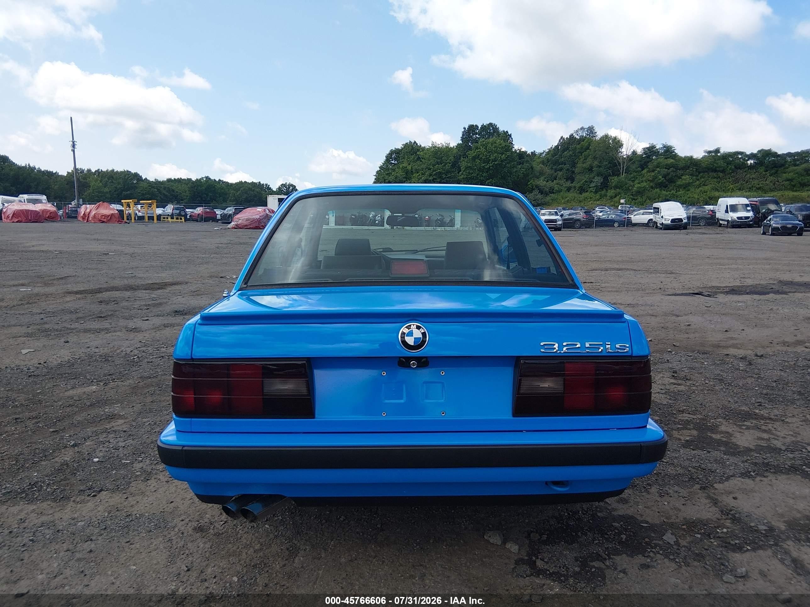1988 Bmw 325 Is Blue vin: WBAAA1308J4141831