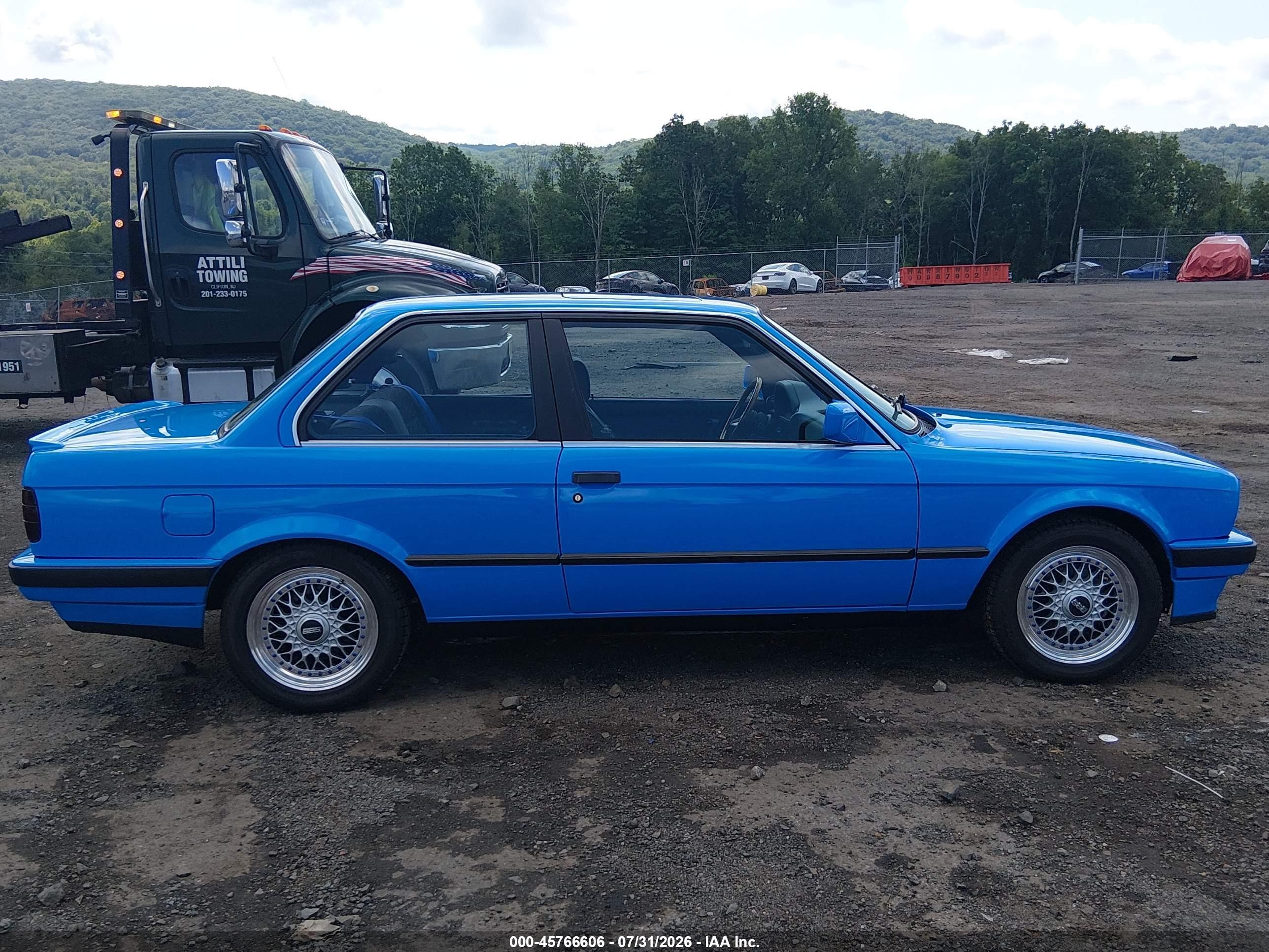 1988 Bmw 325 Is Blue vin: WBAAA1308J4141831