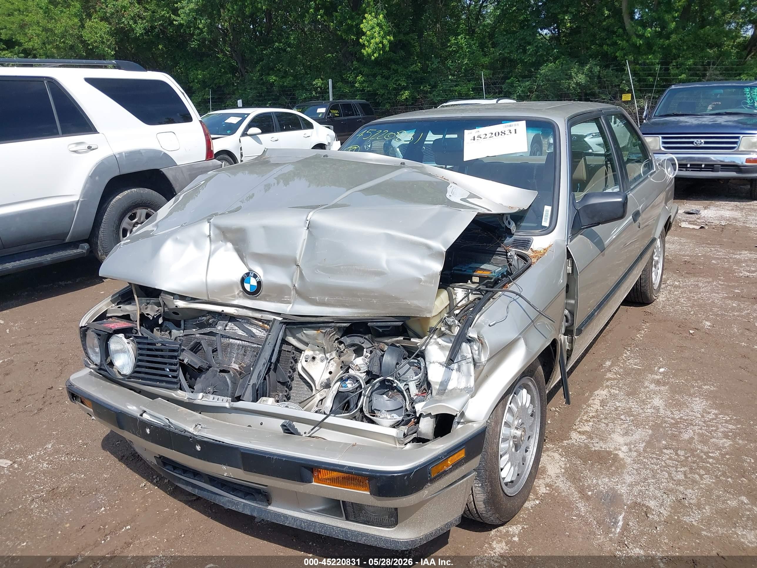1989 Bmw 325 I Automatic/is Automatic Gold vin: WBAAA2300K4257113