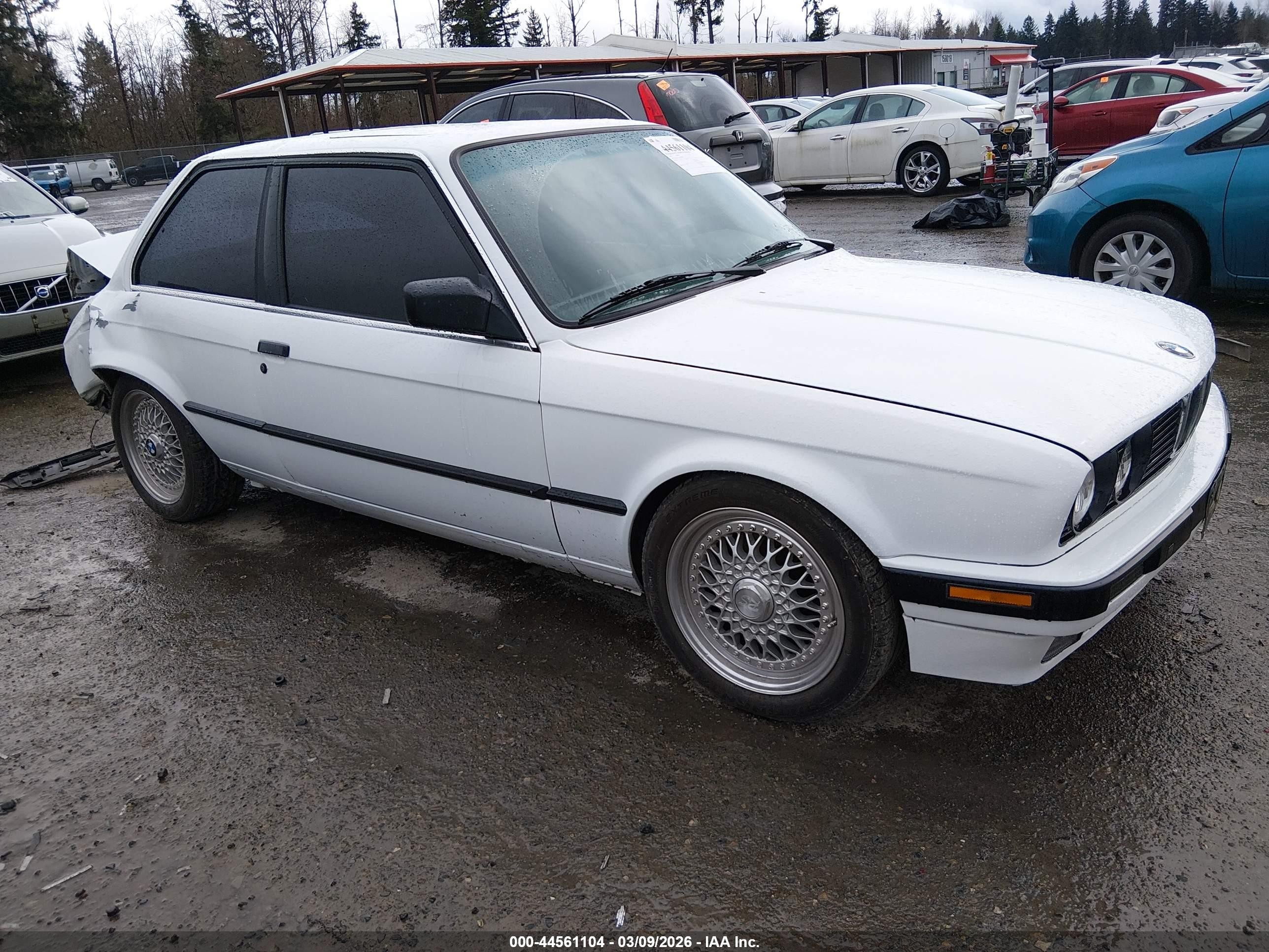 WBAAA2301K8263186