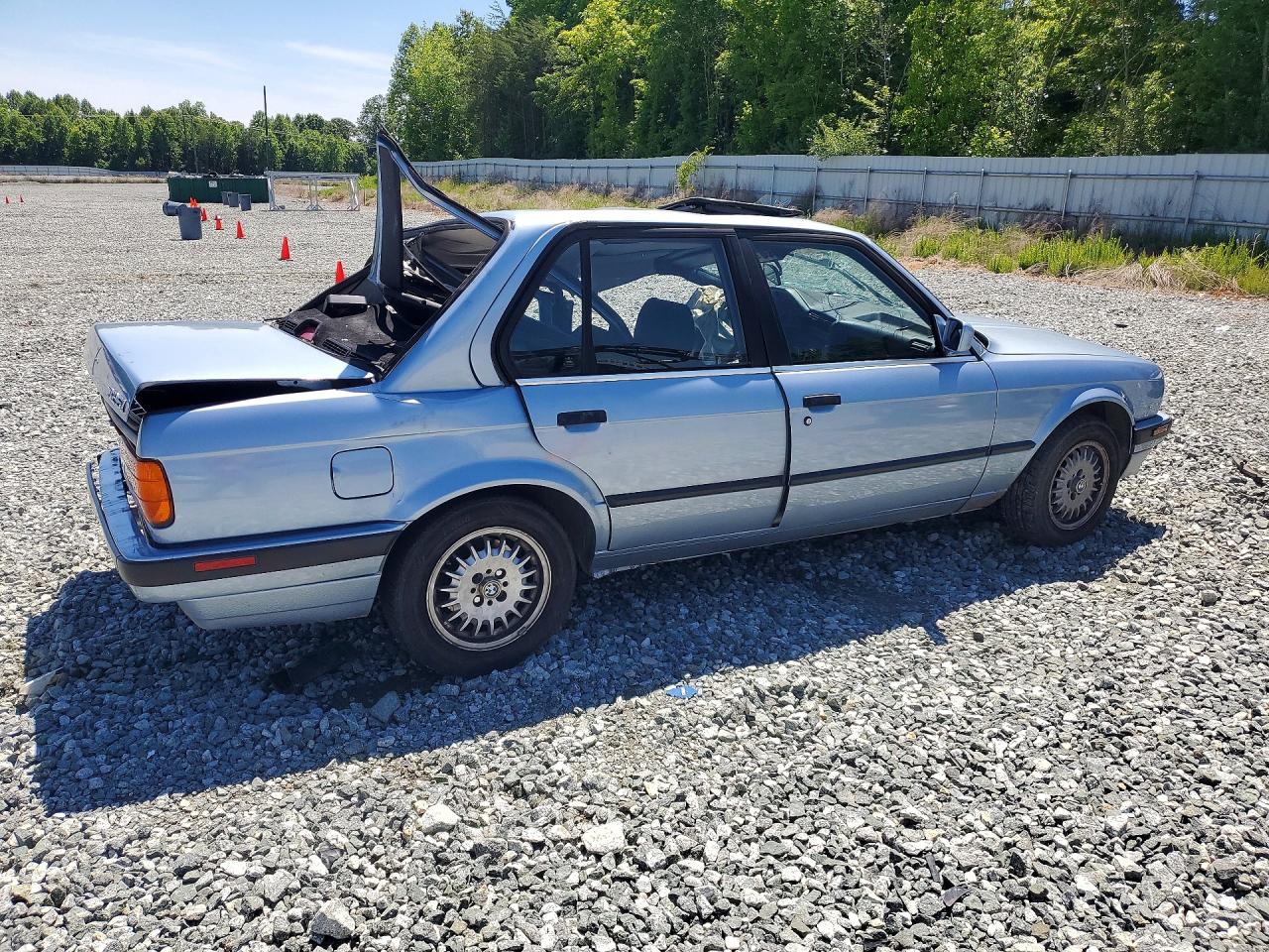 1990 Bmw 325 I Blue vin: WBAAD131XLED12577
