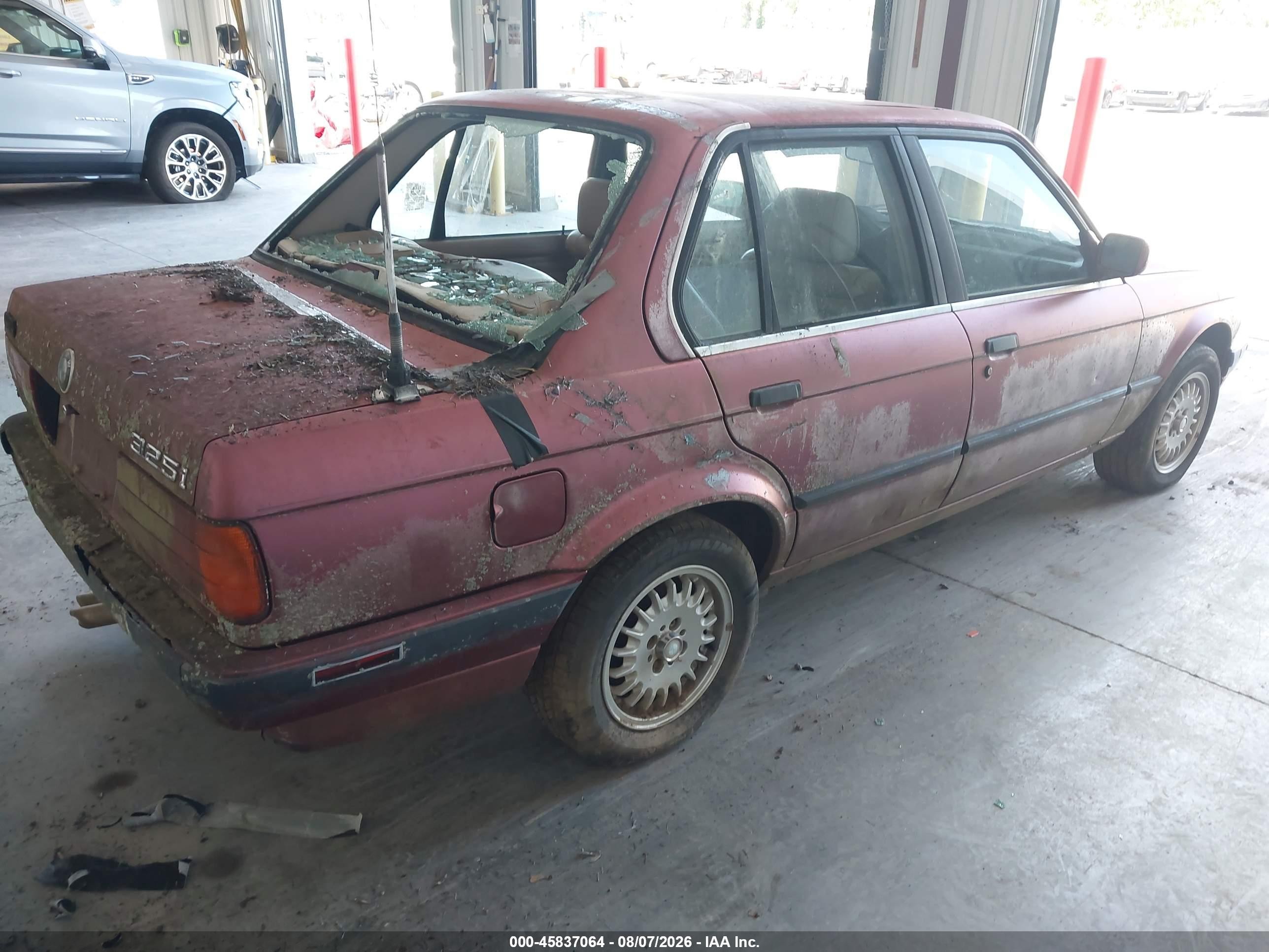 1991 Bmw 325 I Automatic Красный vin: WBAAD2315MED29648