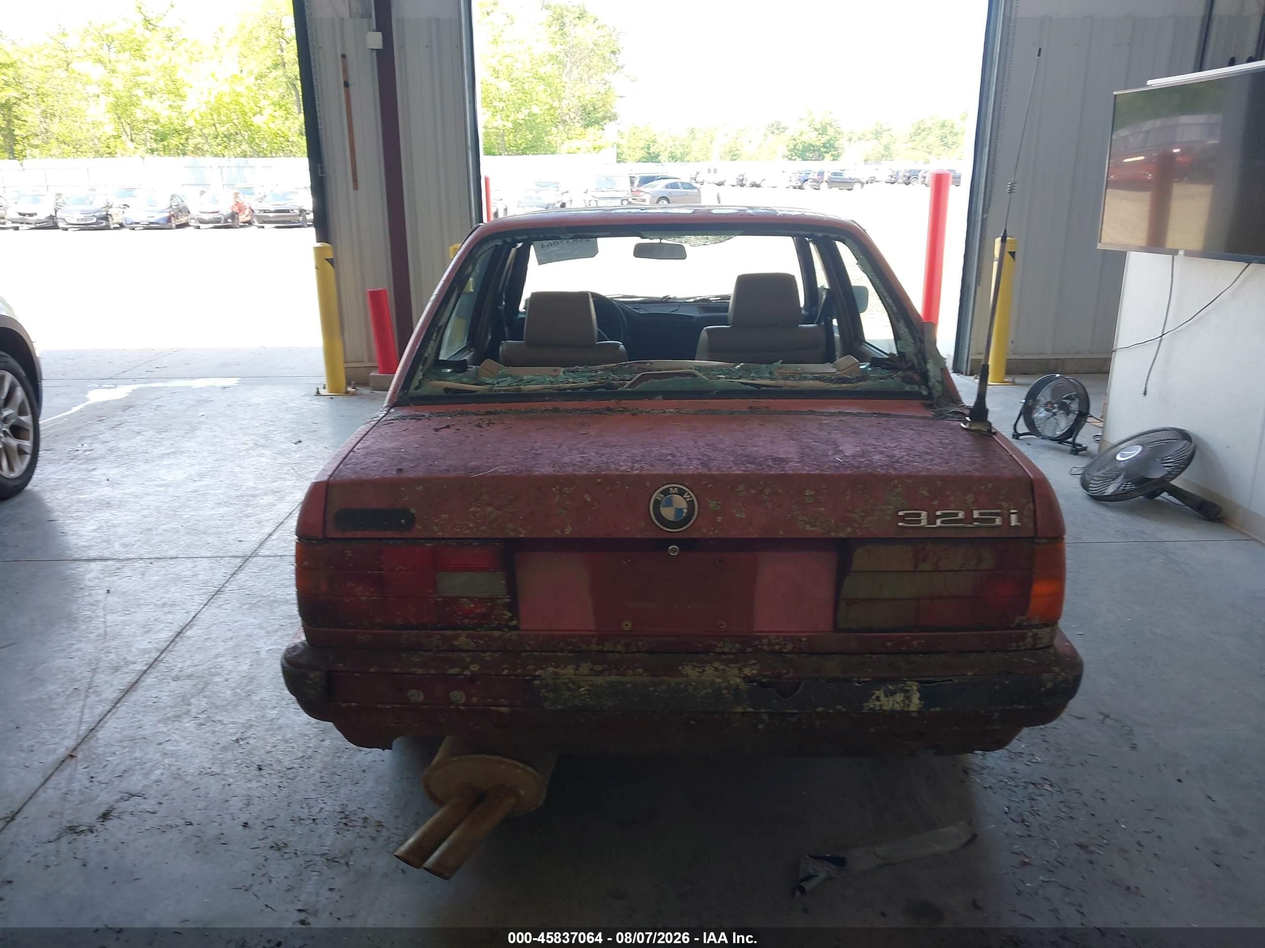 1991 Bmw 325 I Automatic Красный vin: WBAAD2315MED29648