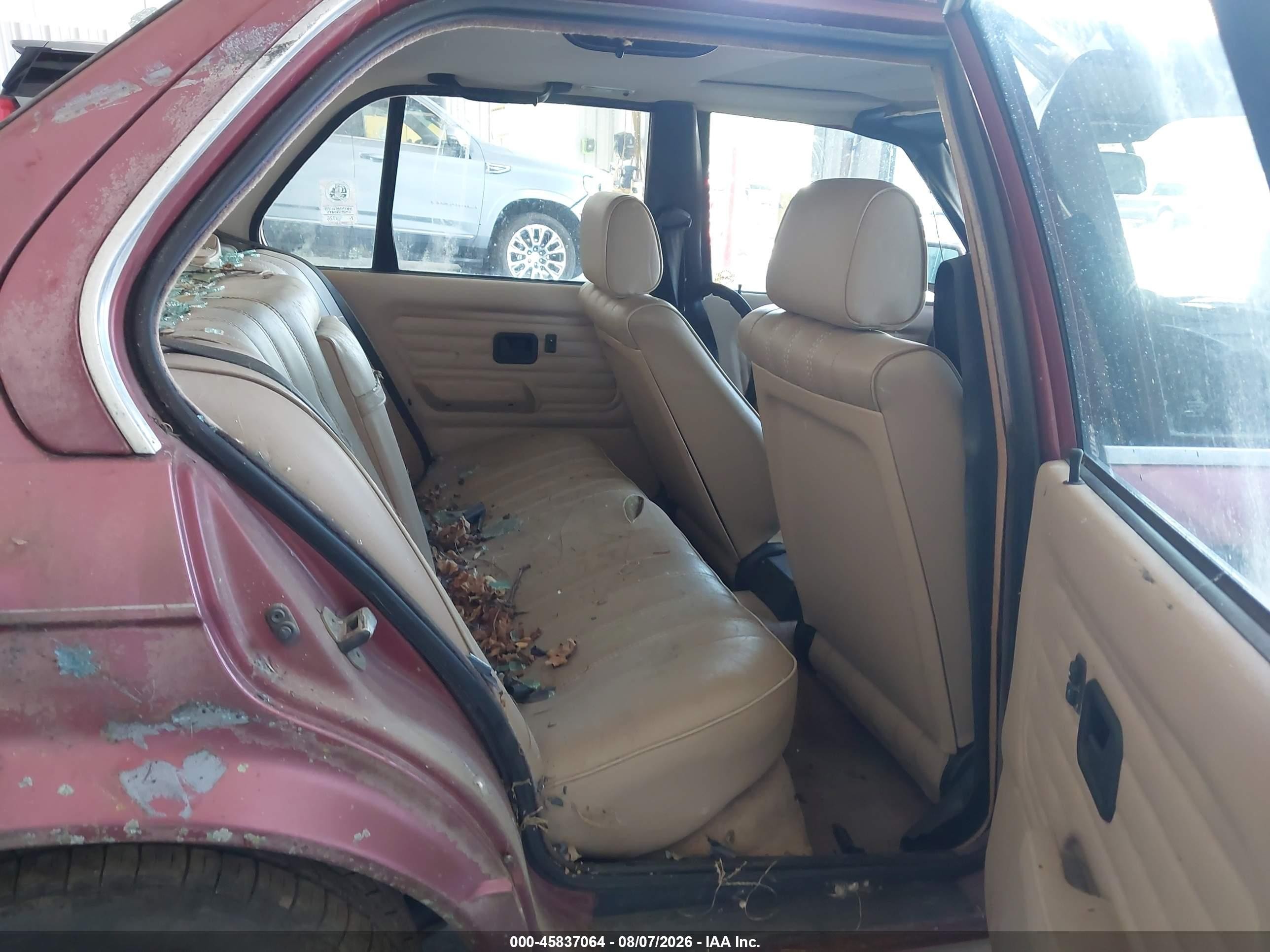1991 Bmw 325 I Automatic Красный vin: WBAAD2315MED29648