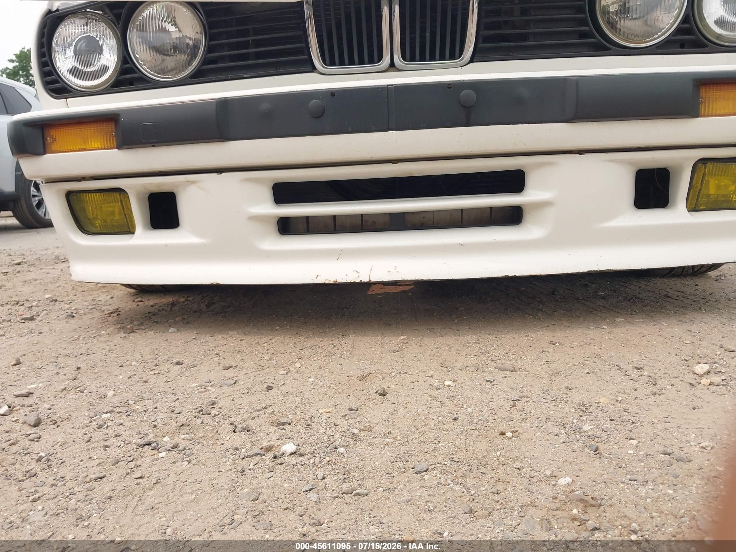 1990 Bmw 325 I Automatic White vin: WBAAD2318LED27004