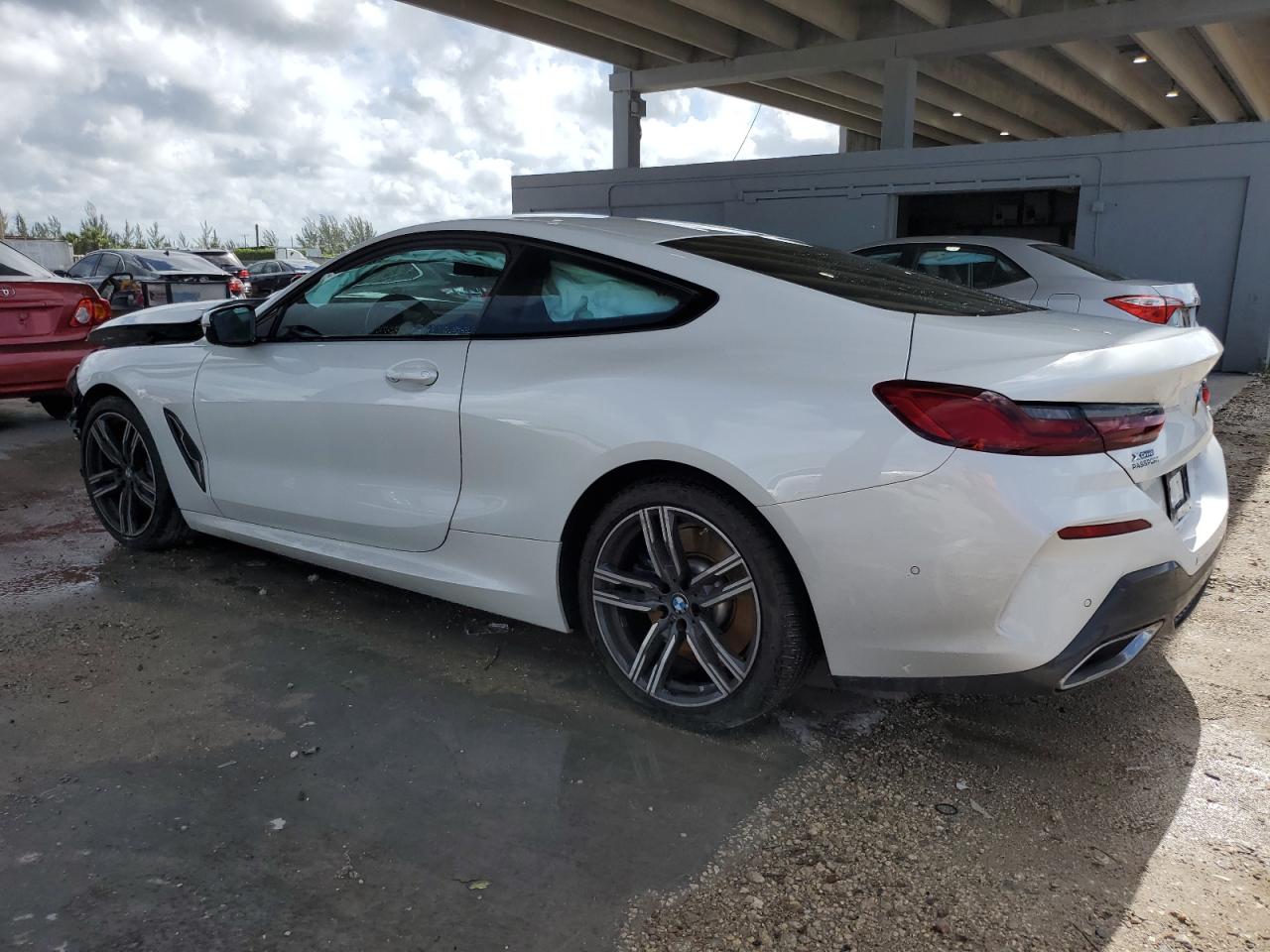 2022 Bmw 840xi    White vin: WBAAE4C08NCH97015