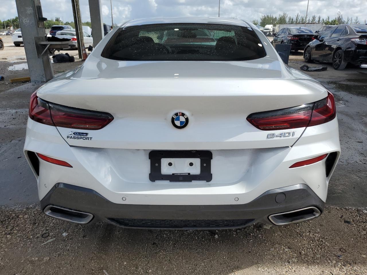 2022 Bmw 840xi    White vin: WBAAE4C08NCH97015