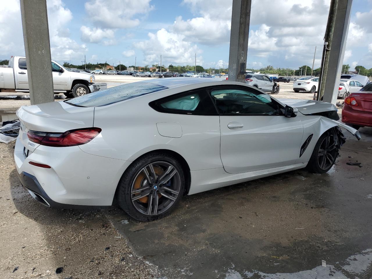 2022 Bmw 840xi    White vin: WBAAE4C08NCH97015