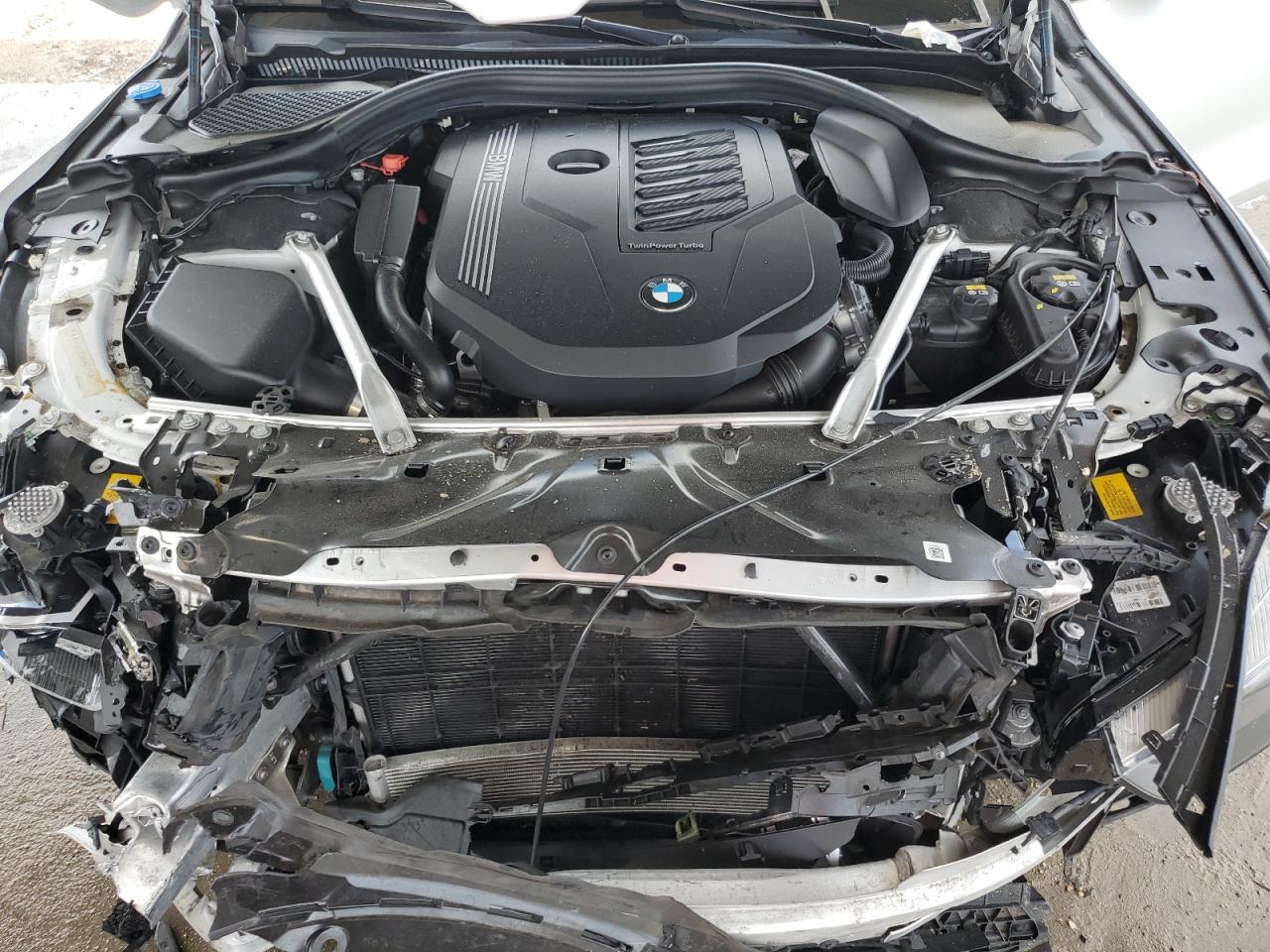 2022 Bmw 840xi    White vin: WBAAE4C08NCH97015