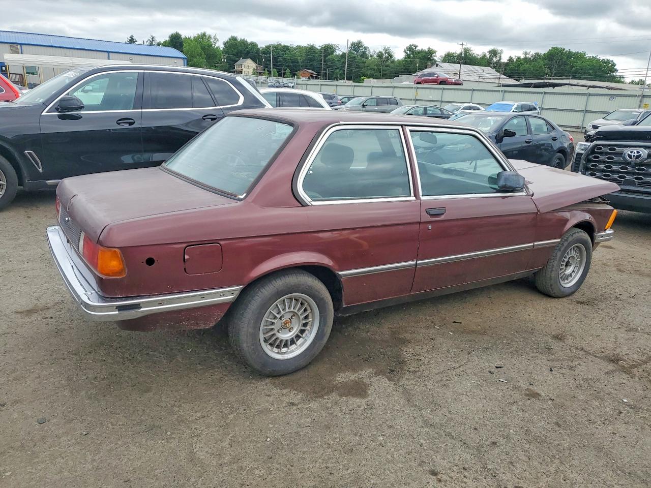 1983 Bmw 320 I Бордовый vin: WBAAG3307D9008043
