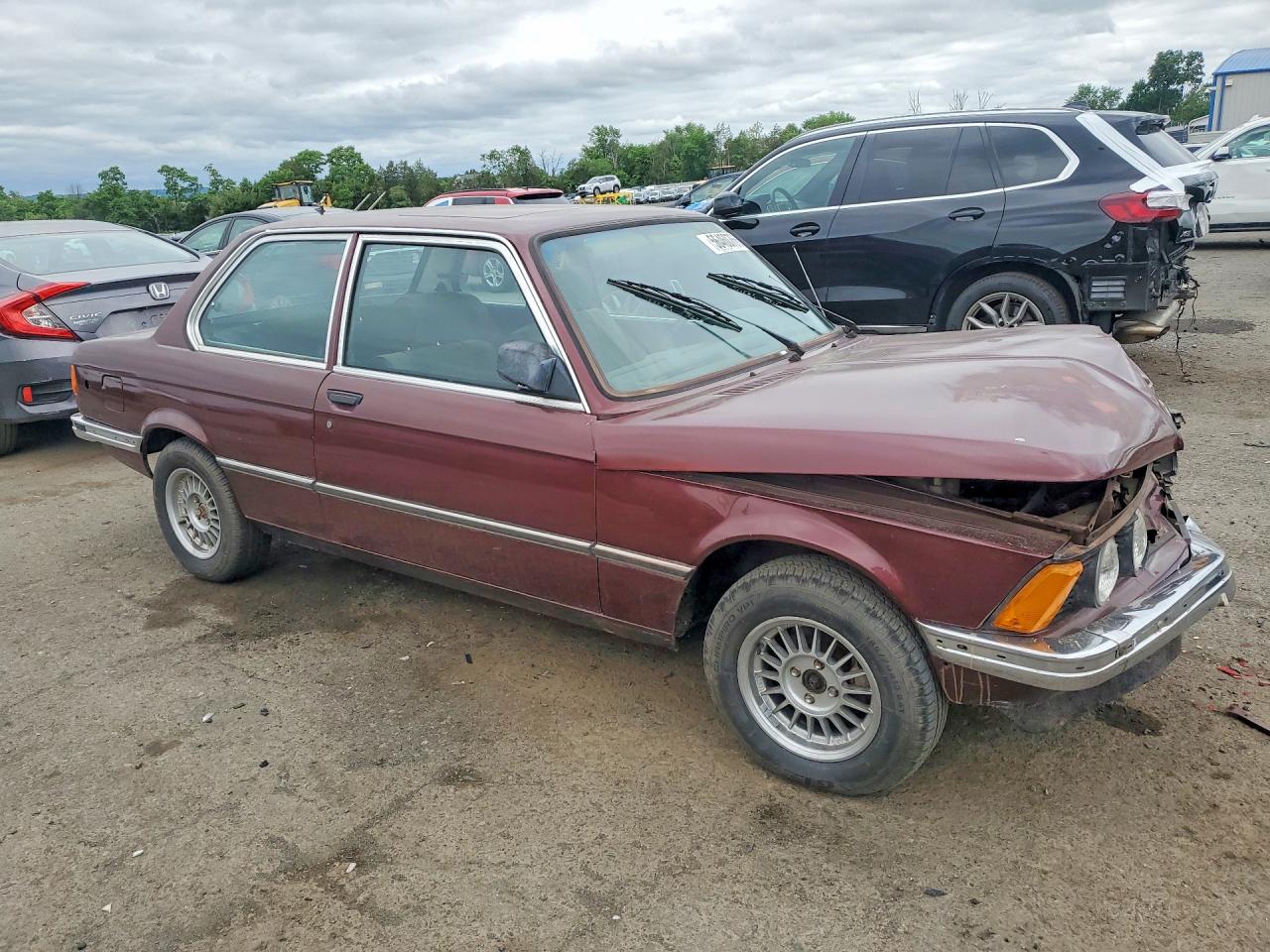 1983 Bmw 320 I Бордовый vin: WBAAG3307D9008043