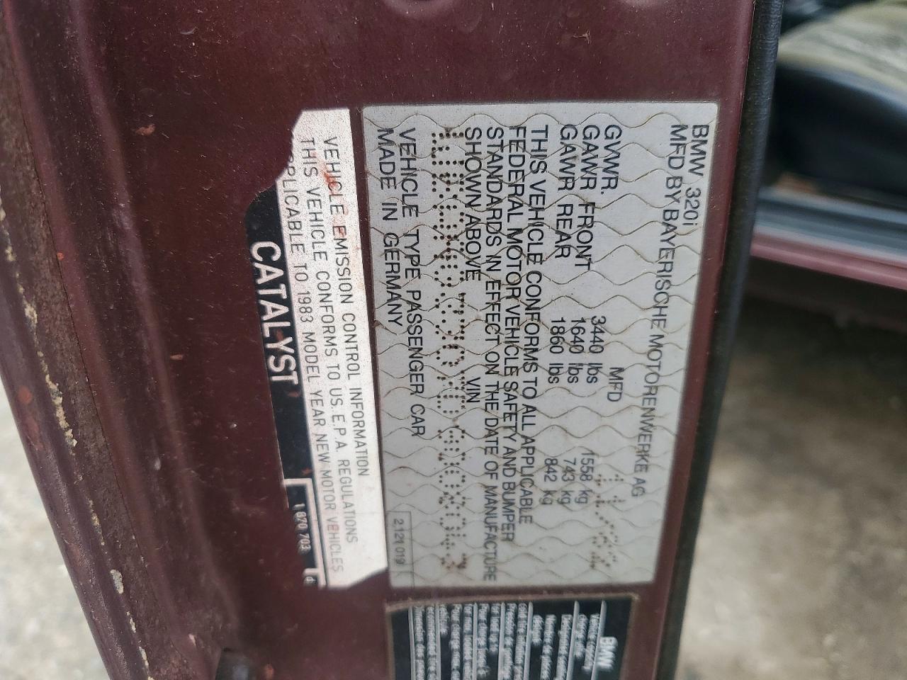 1983 Bmw 320 I Бордовый vin: WBAAG3307D9008043