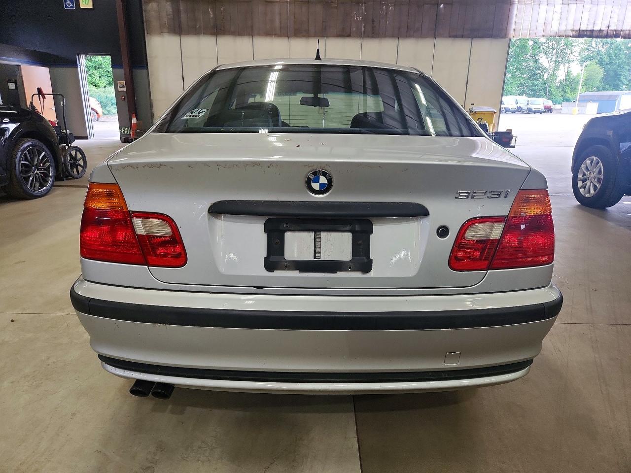 1999 Bmw 323 I Серебряный vin: WBAAM3333XKC61458
