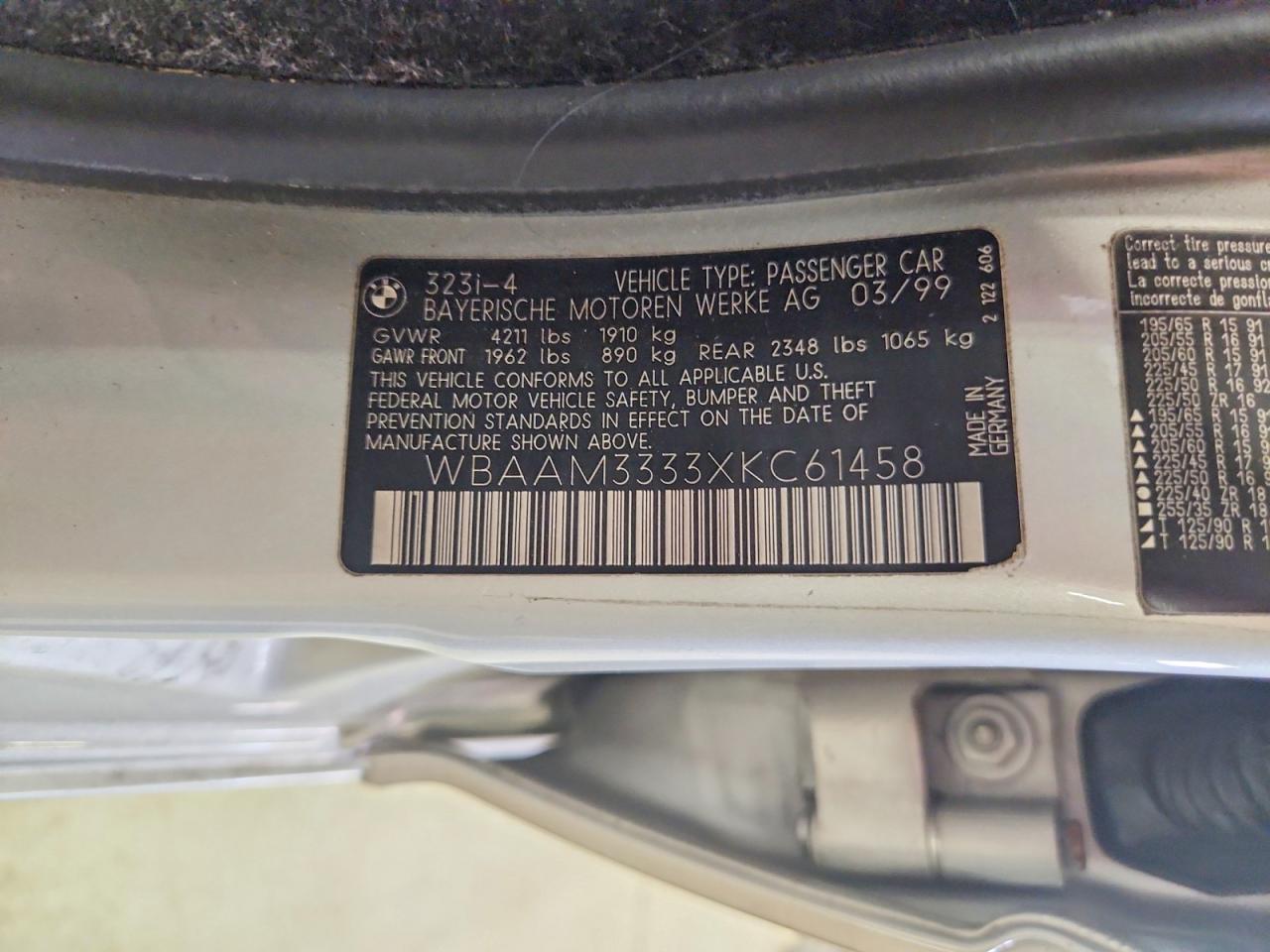 1999 Bmw 323 I Серебряный vin: WBAAM3333XKC61458