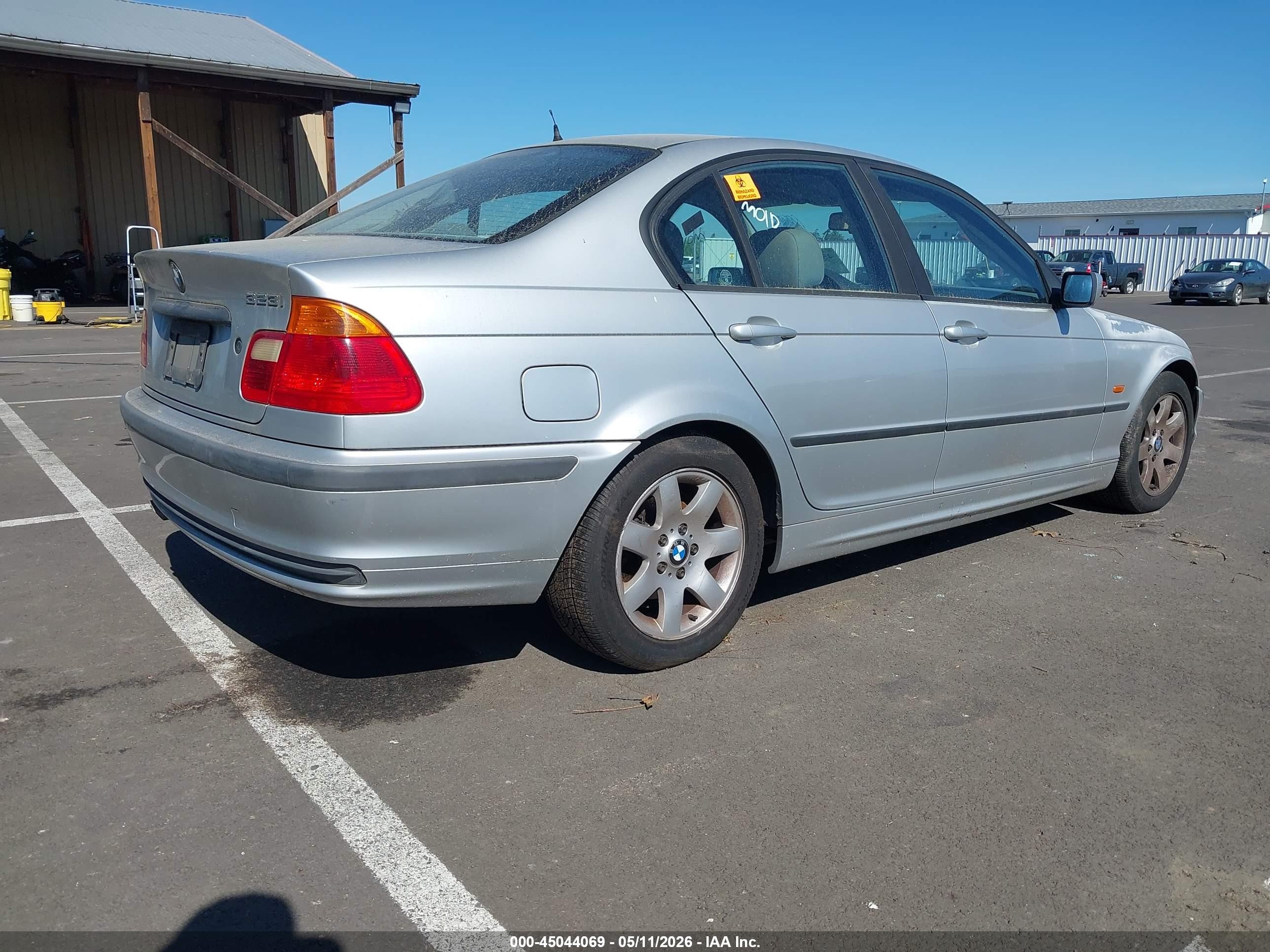 1999 Bmw 323i   Silver vin: WBAAM3336XCA81630