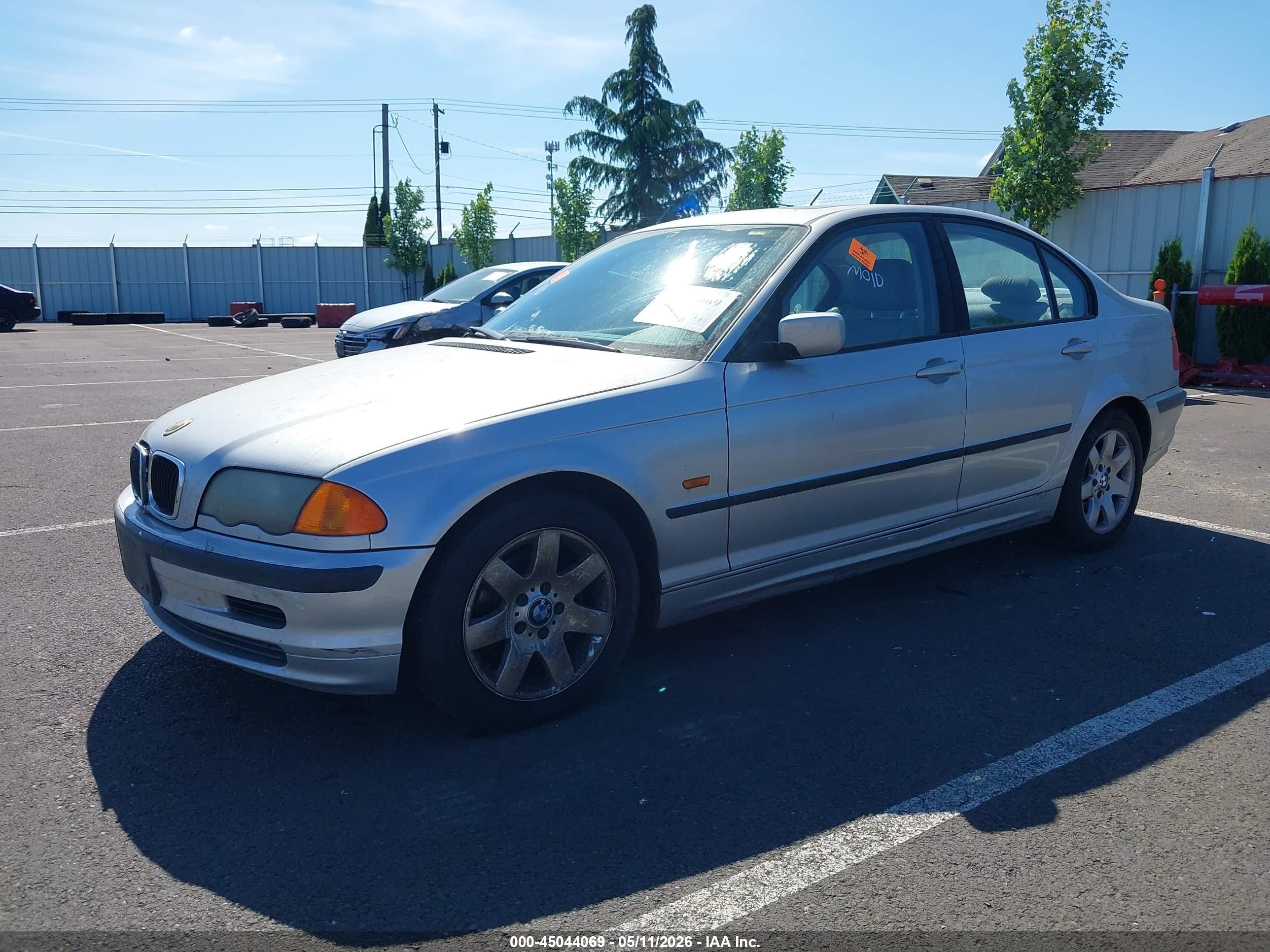 1999 Bmw 323i   Silver vin: WBAAM3336XCA81630